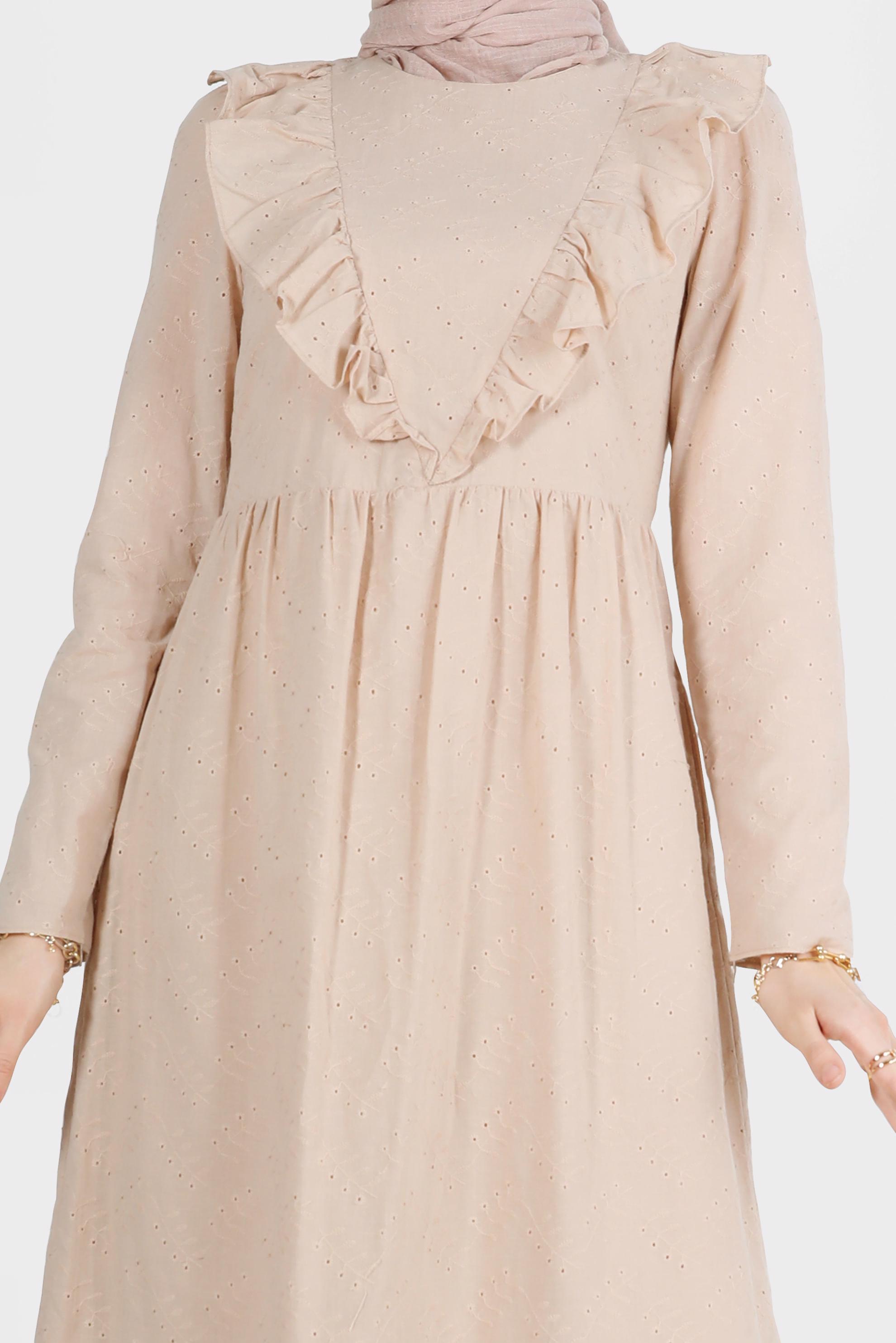 Tesettür giyim BEJ FIRFIR DETAYLI FİSTOLU PAMUKLU ELBİSE 42708 