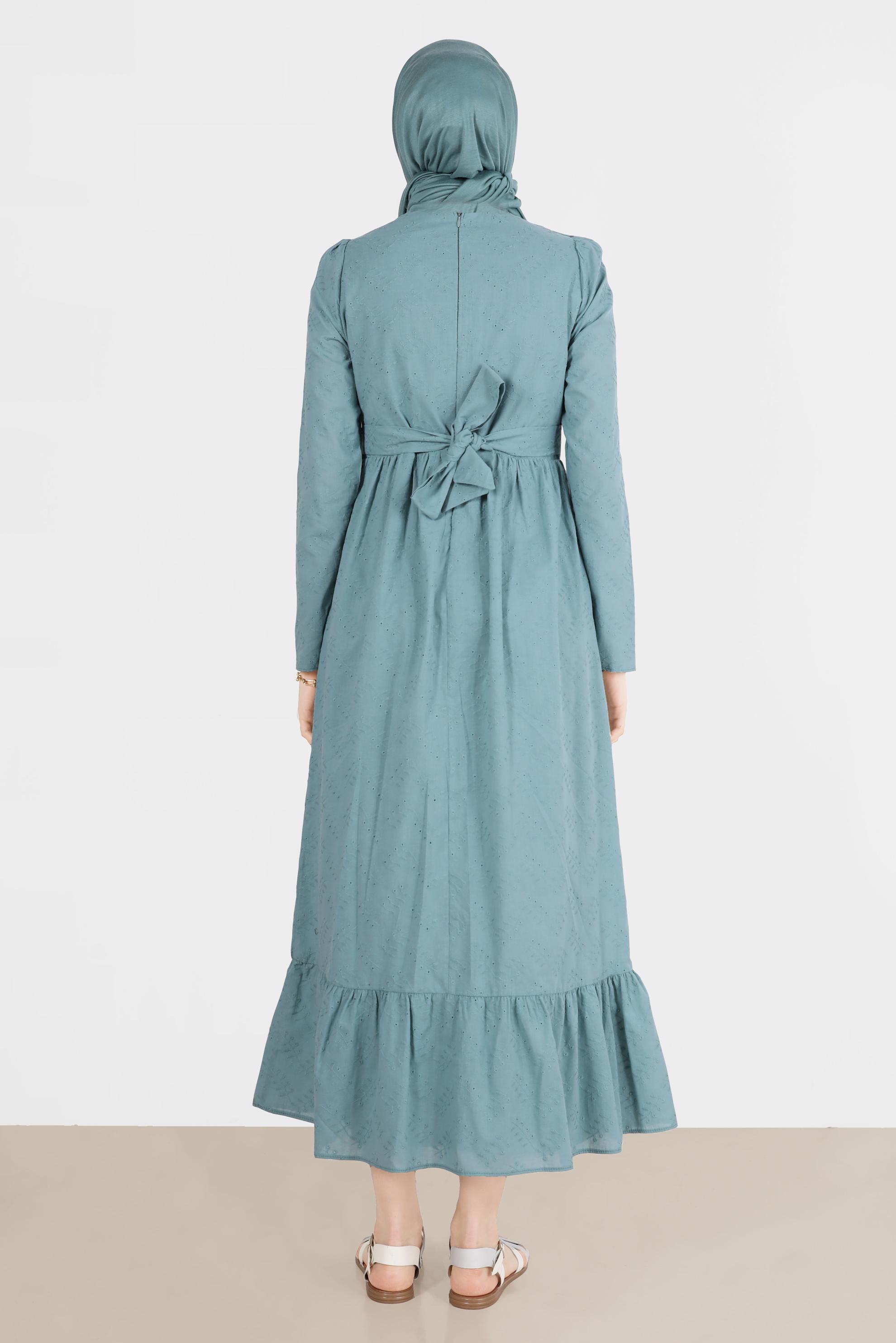 Tesettür giyim MAVİ FIRFIR DETAYLI FİSTOLU PAMUKLU ELBİSE 42708 