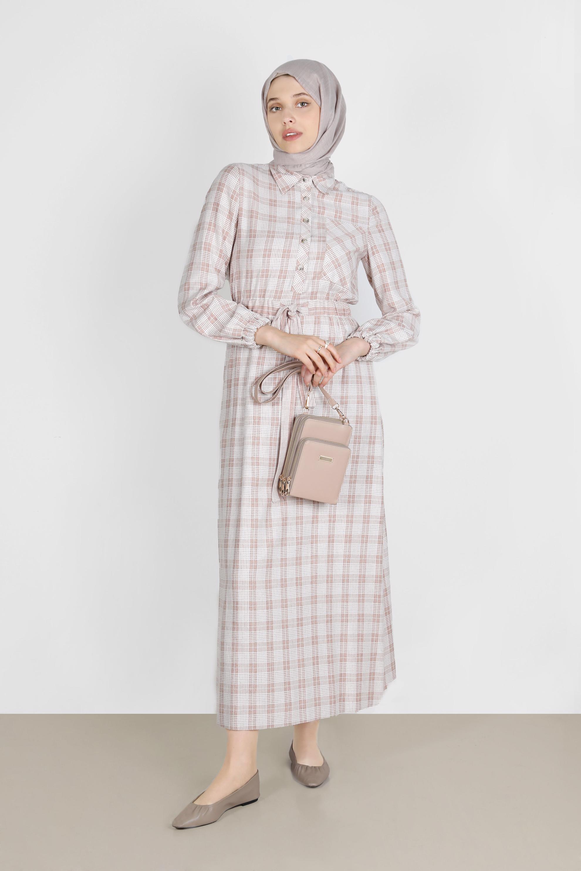 Tesettür giyim VİZON EKOSE DESENLİ BELİ BÜZGÜLÜ ELBİSE 42709 