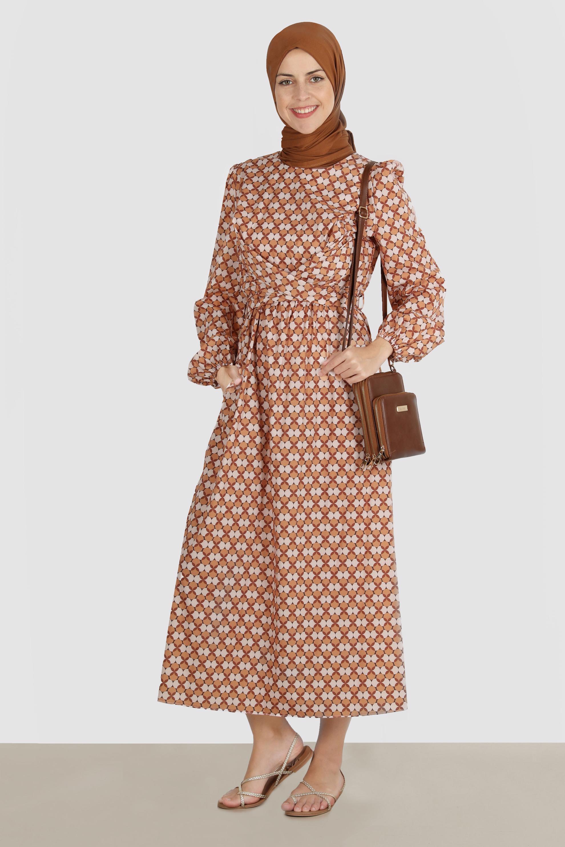 Tesettür giyim TABA BAĞLAMA DETAYLI DESENLİ ELBİSE 42711 