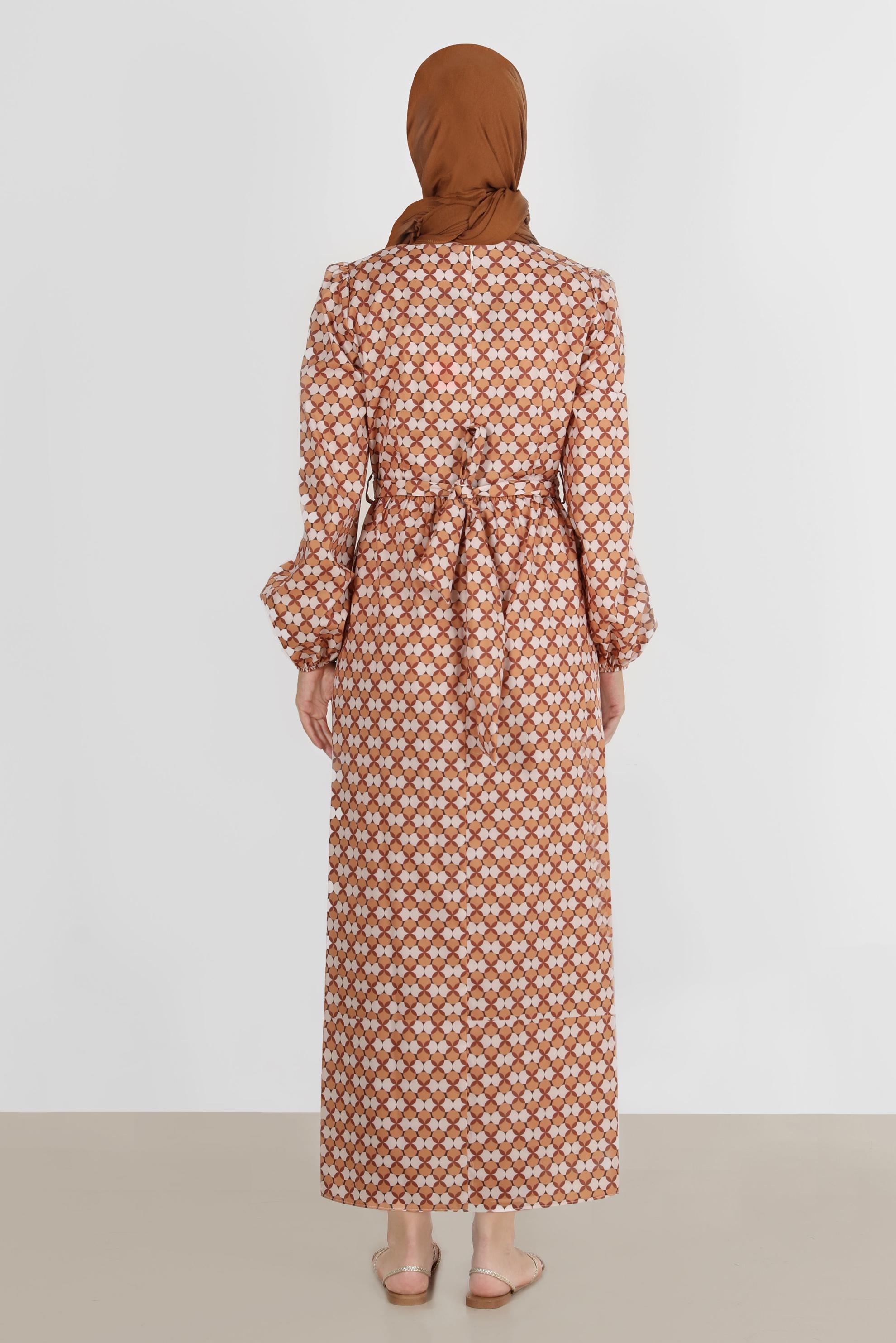 Tesettür giyim TABA BAĞLAMA DETAYLI DESENLİ ELBİSE 42711 