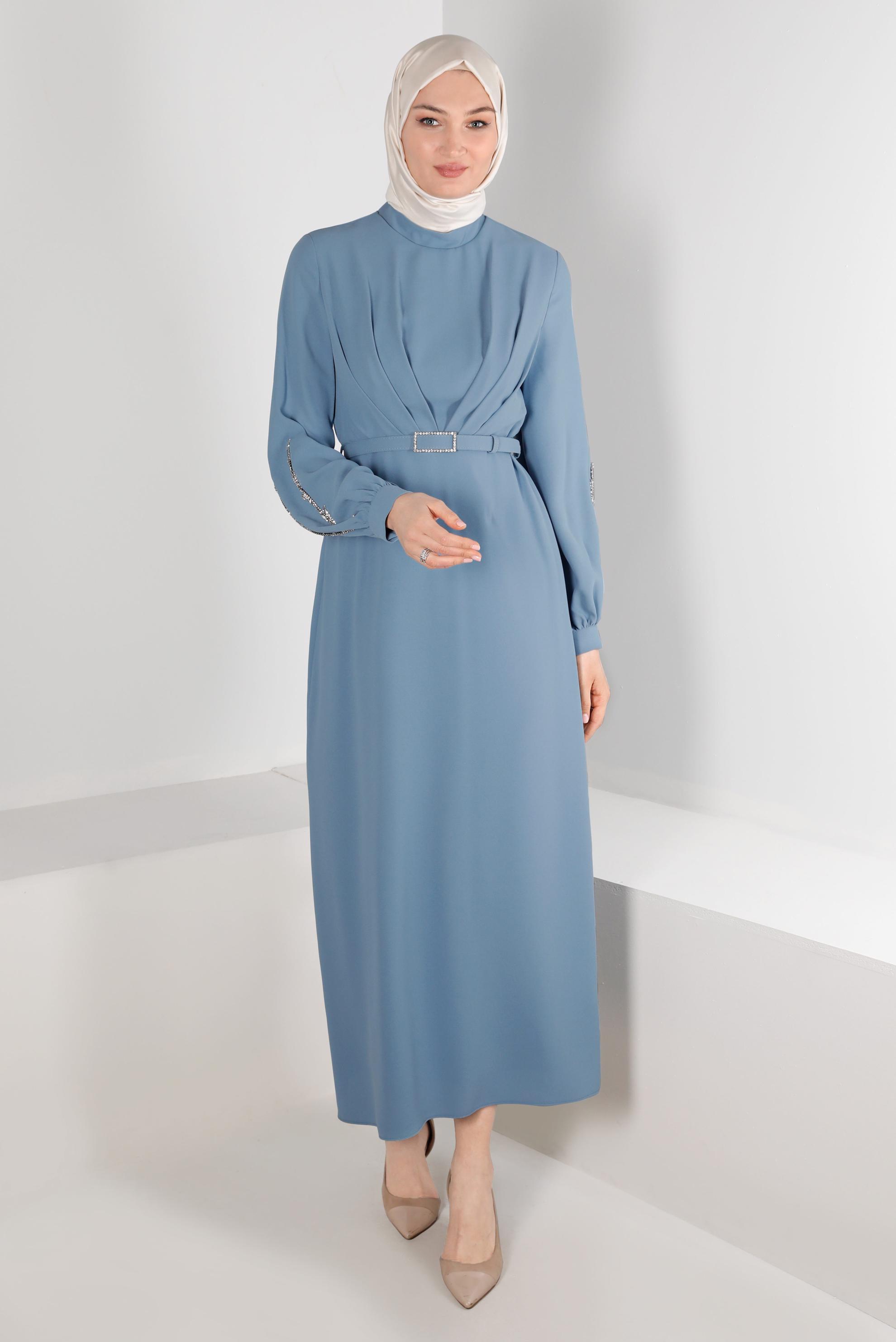 Tesettür giyim MAVİ KOLLARI TAŞ DETAYLI KREP ELBİSE 42714
