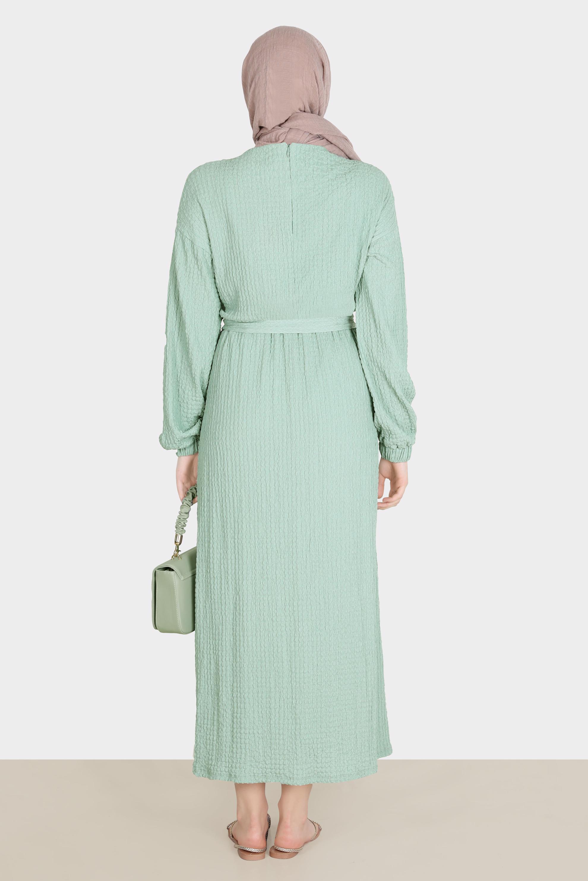 Tesettür giyim YEŞİL WAFFLE EFEKTLİ KUŞAKLI ELBİSE 42719 