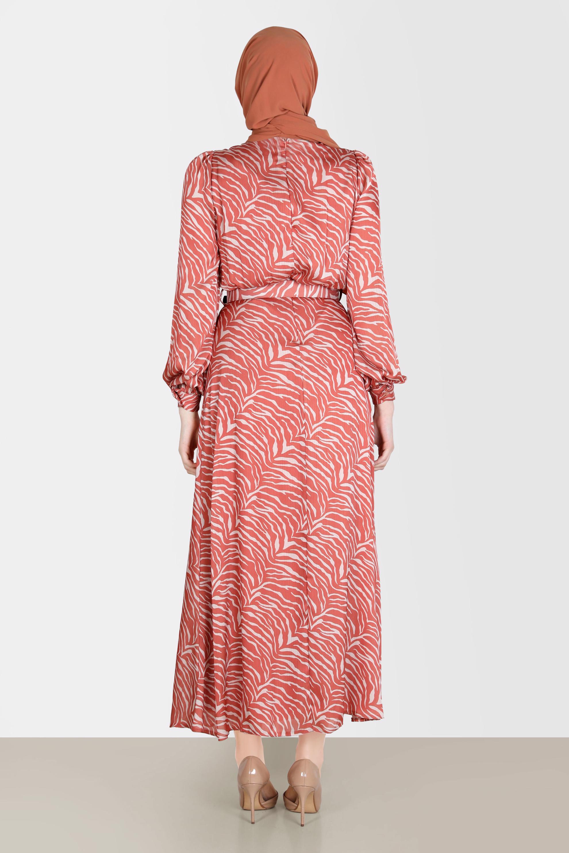 Tesettür giyim TABA FİYONK DETAYLI DESENLİ ELBİSE 42726 