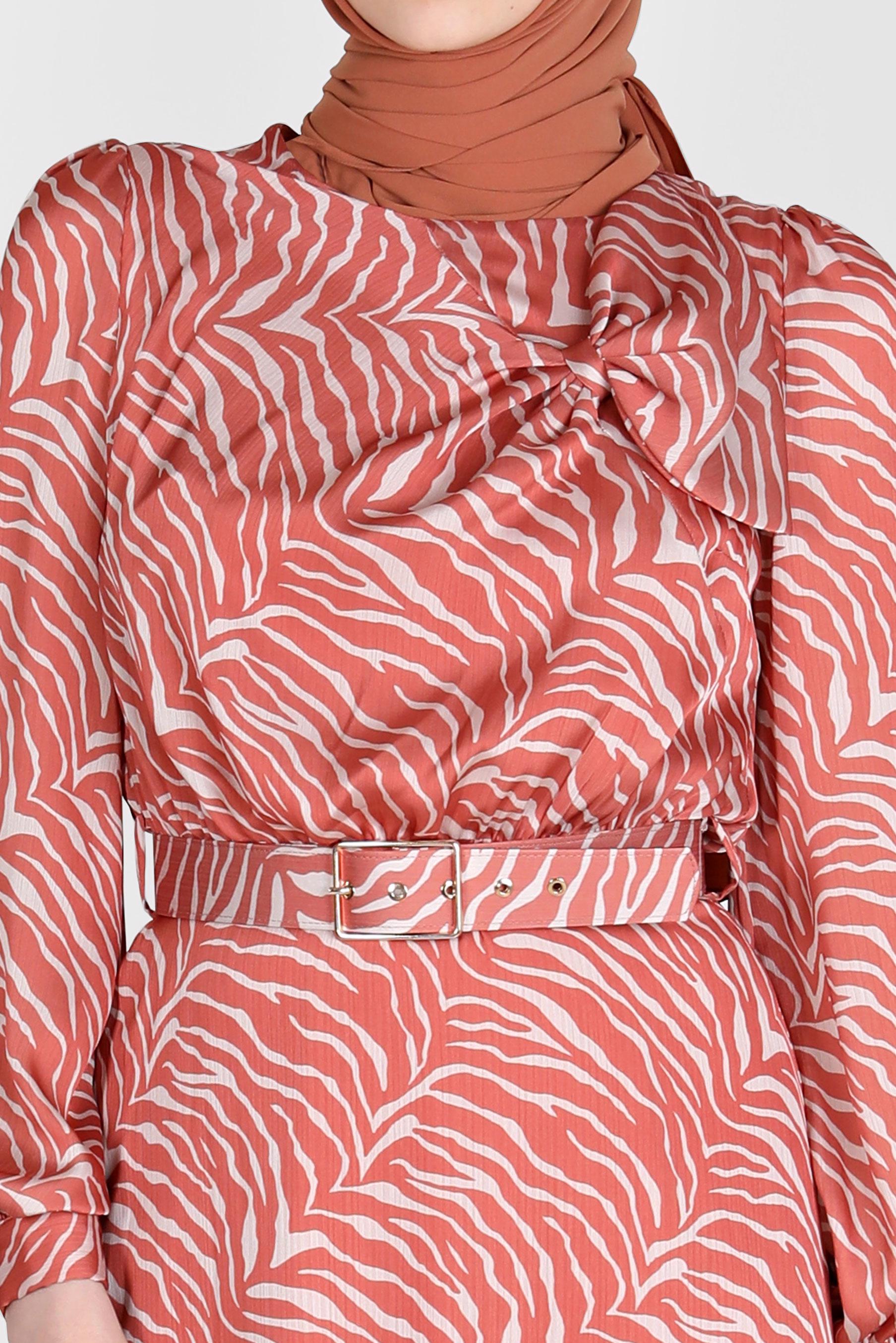 Tesettür giyim TABA FİYONK DETAYLI DESENLİ ELBİSE 42726 