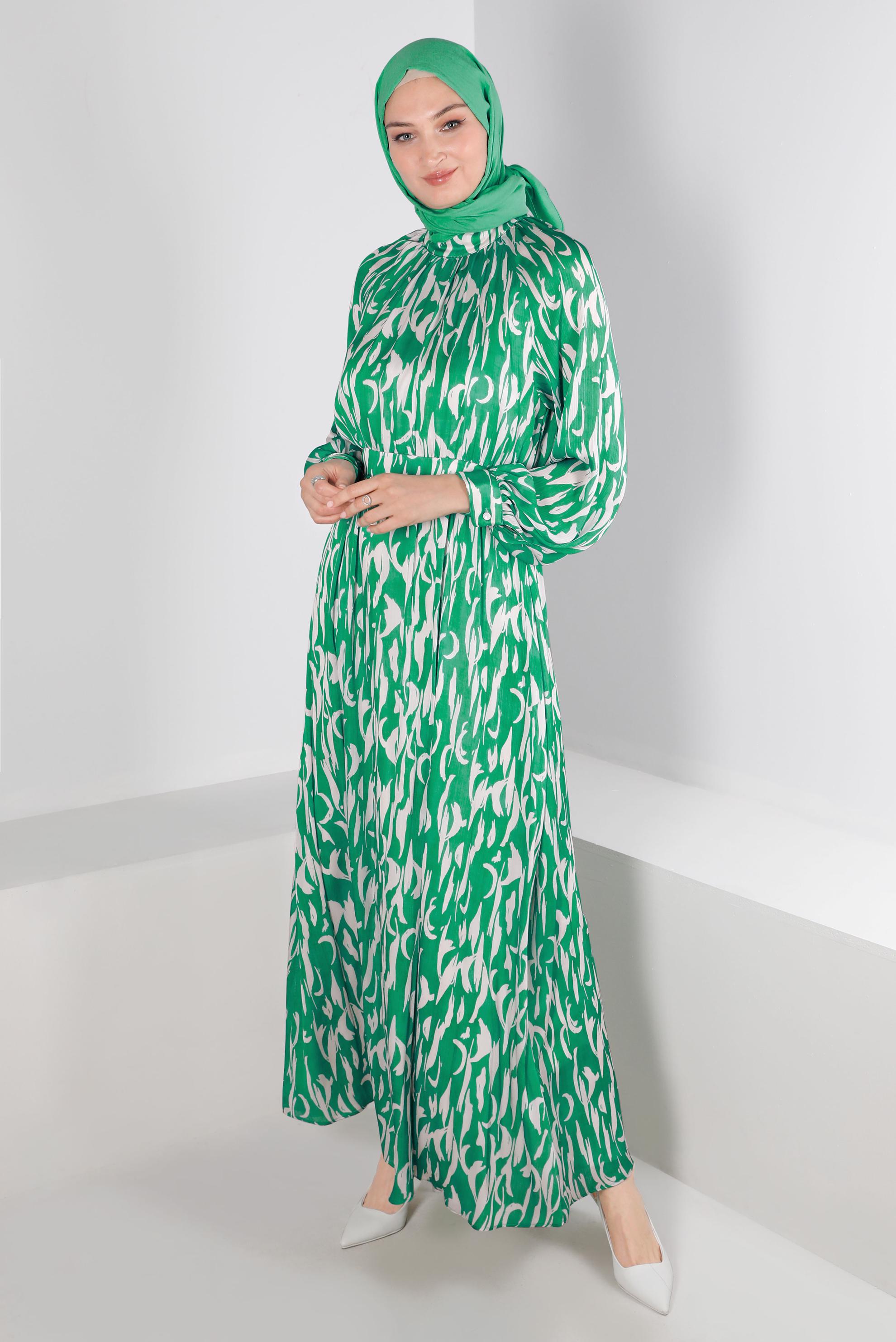 Tesettür giyim YEŞİL BAĞLAMA DETAYLI DESENLİ SATEN ELBİSE 42728 