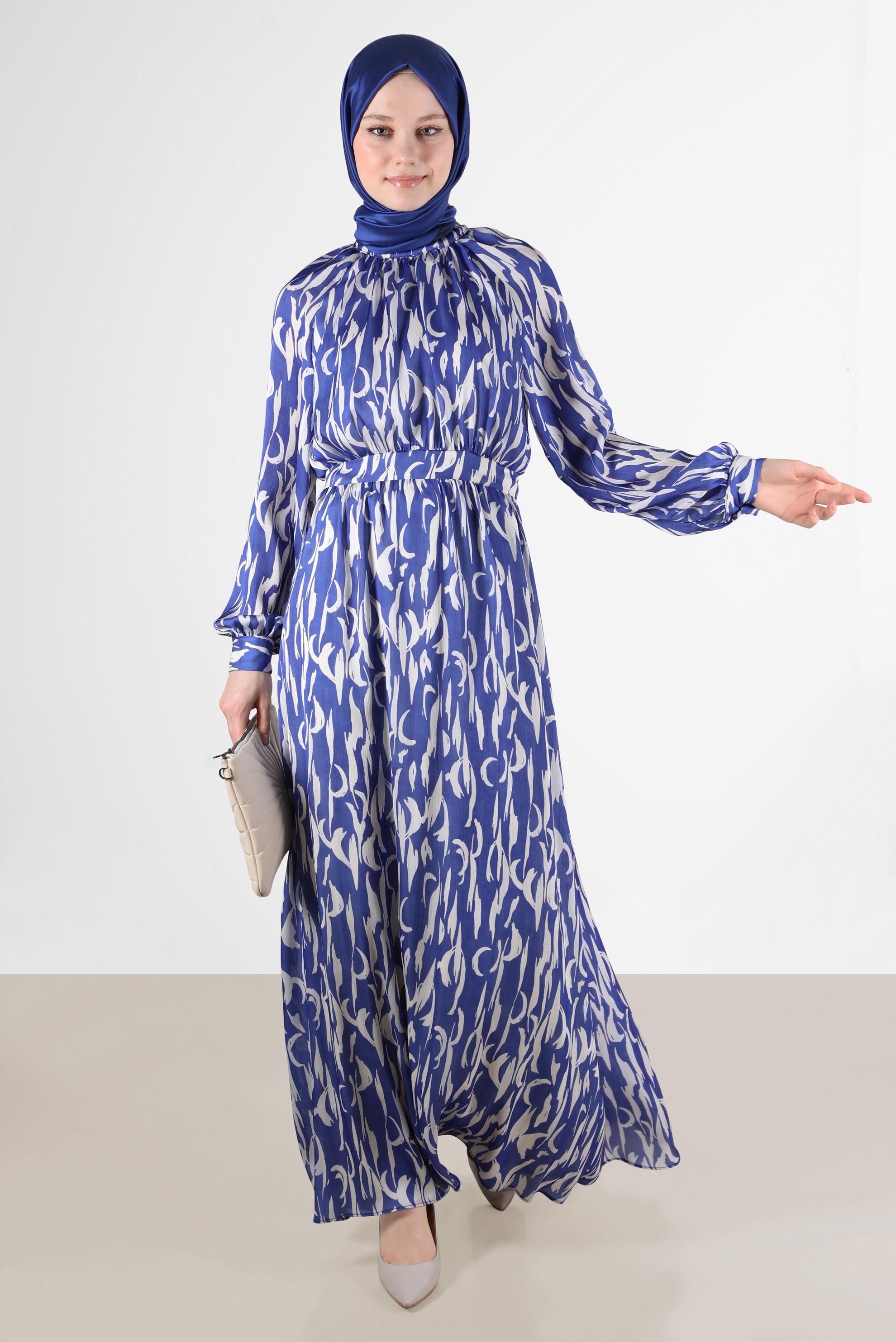 Tesettür giyim LACİVERT BAĞLAMA DETAYLI DESENLİ SATEN ELBİSE 42728 