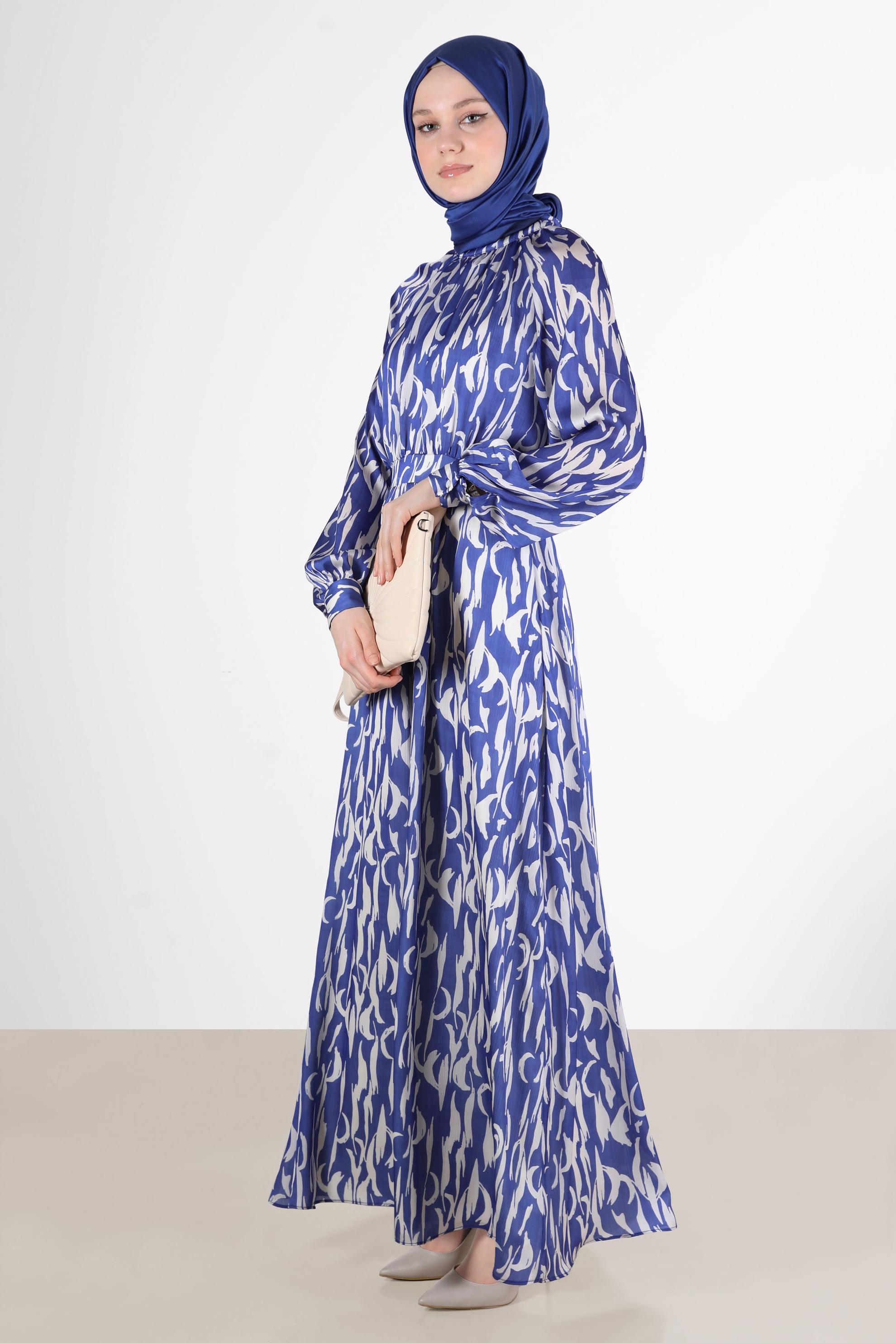 Tesettür giyim LACİVERT BAĞLAMA DETAYLI DESENLİ SATEN ELBİSE 42728 