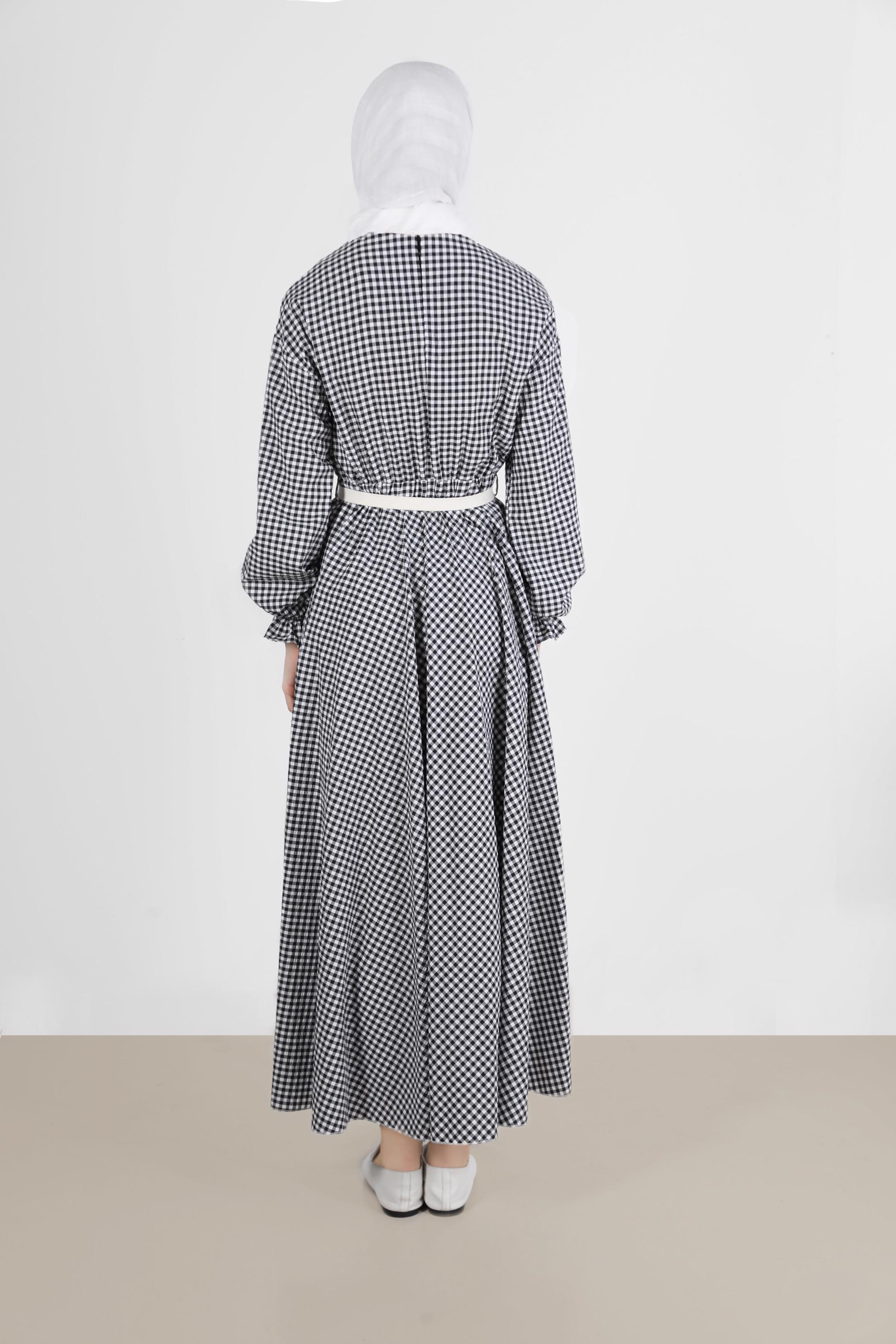 Tesettür giyim SİYAH MANŞETLERİ LASTİKLİ PÖTİKARE ELBİSE 42732 