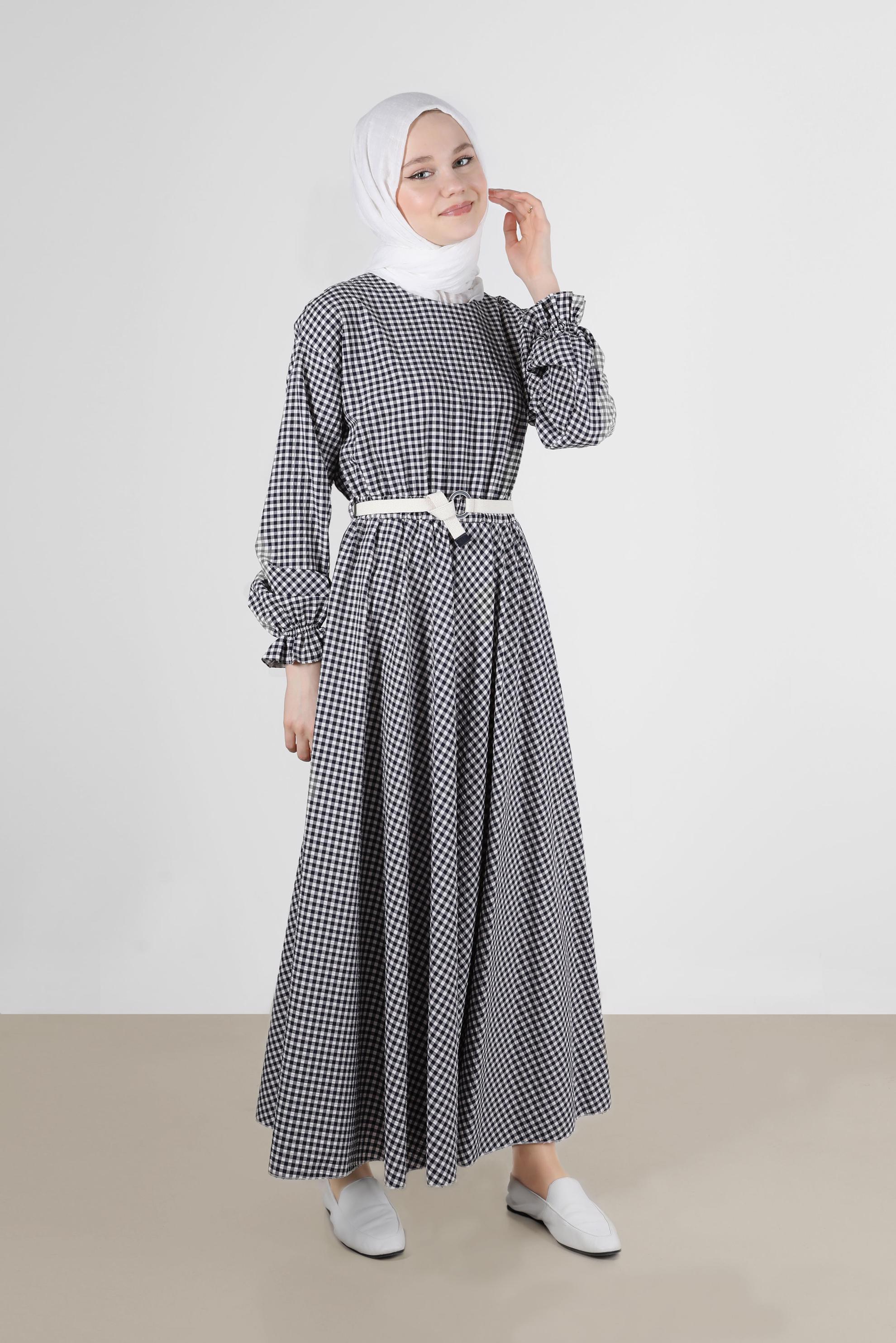 Tesettür giyim LACİVERT MANŞETLERİ LASTİKLİ PÖTİKARE ELBİSE 42732 