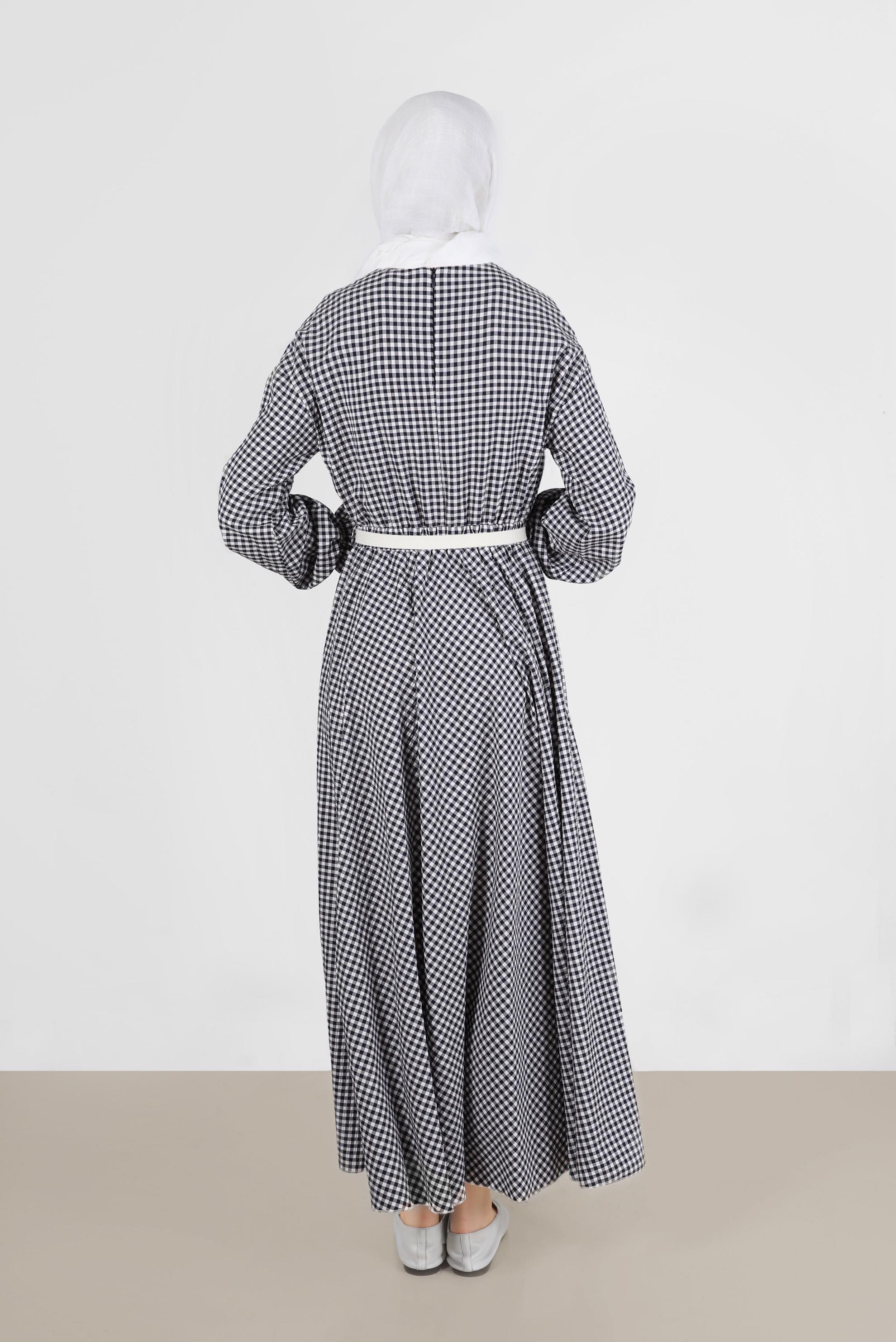 Tesettür giyim LACİVERT MANŞETLERİ LASTİKLİ PÖTİKARE ELBİSE 42732 