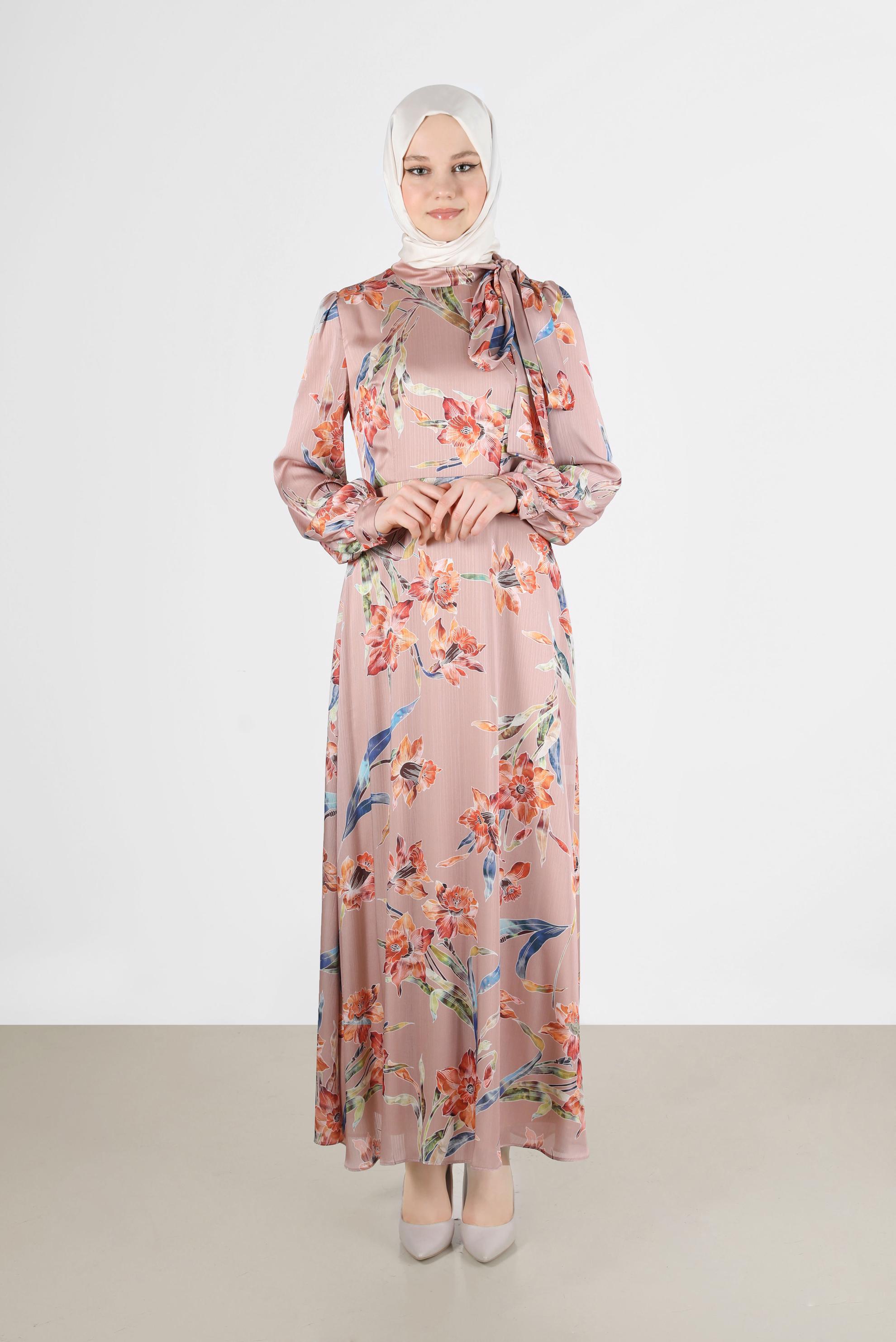 Tesettür giyim KAHVE BAĞLAMA DETAYLI ÇİÇEK DESENLİ ELBİSE 42733 