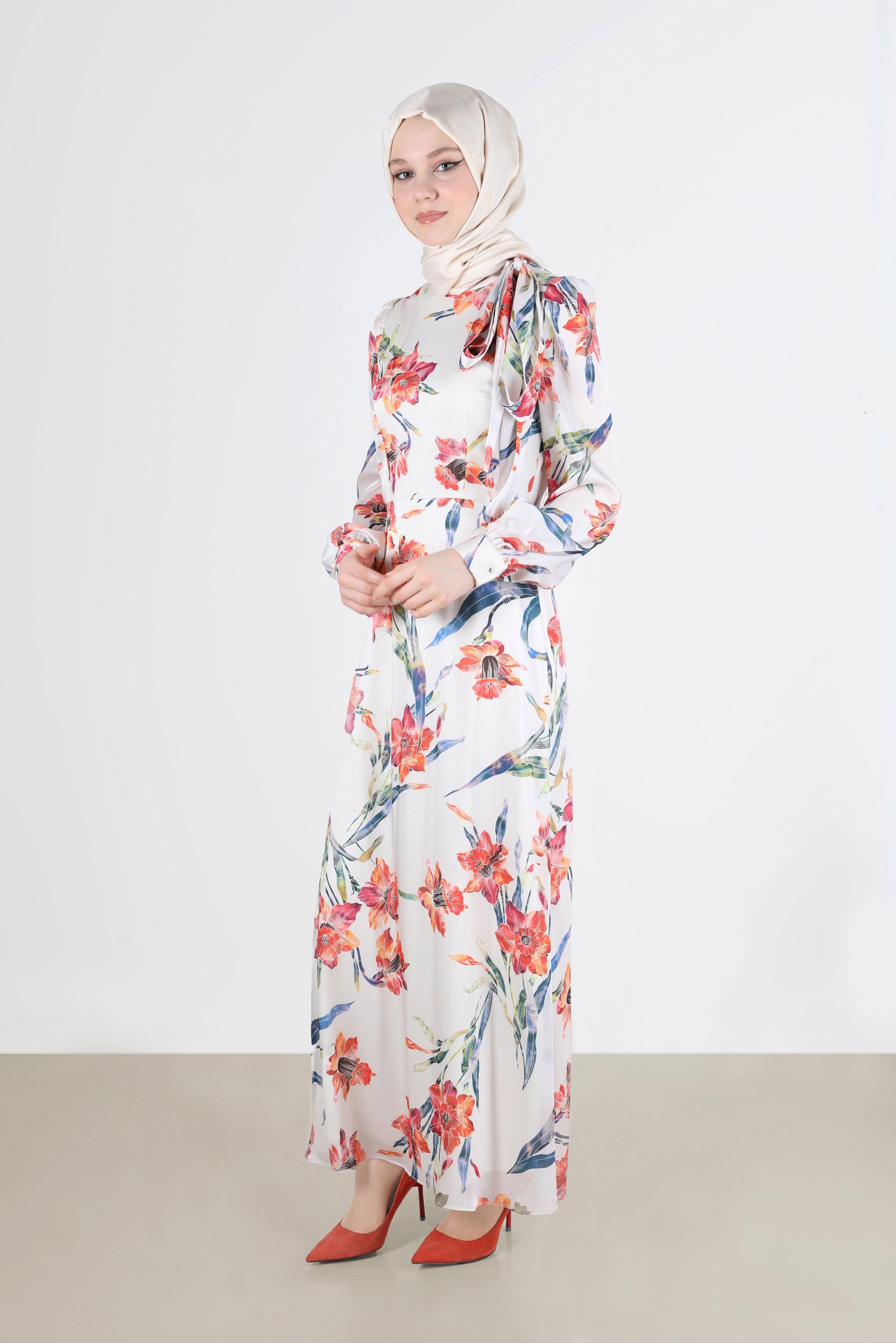 Tesettür giyim BEJ BAĞLAMA DETAYLI ÇİÇEK DESENLİ ELBİSE 42733 