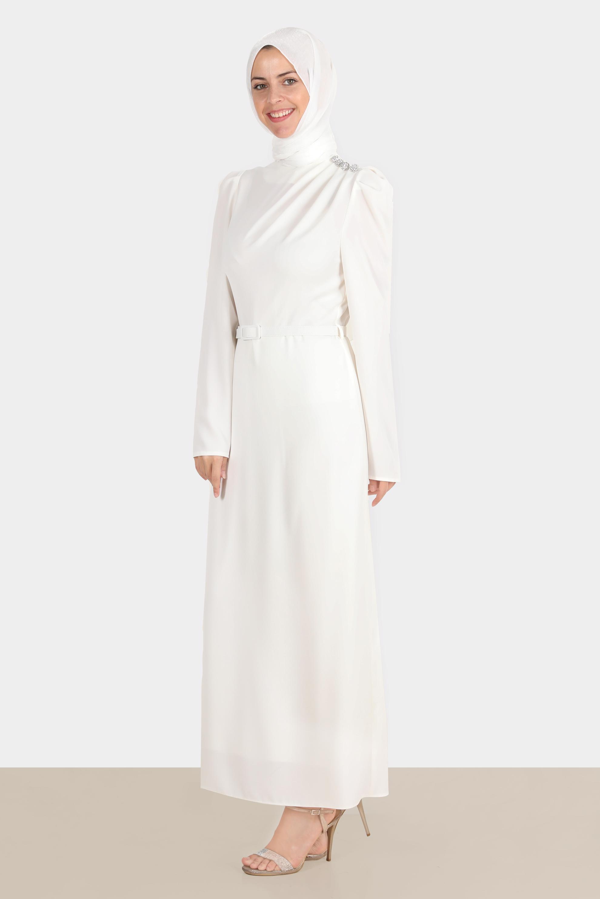 Tesettür giyim BEYAZ OMZU TAŞLI BÜZGÜLÜ ELBİSE 42846 
