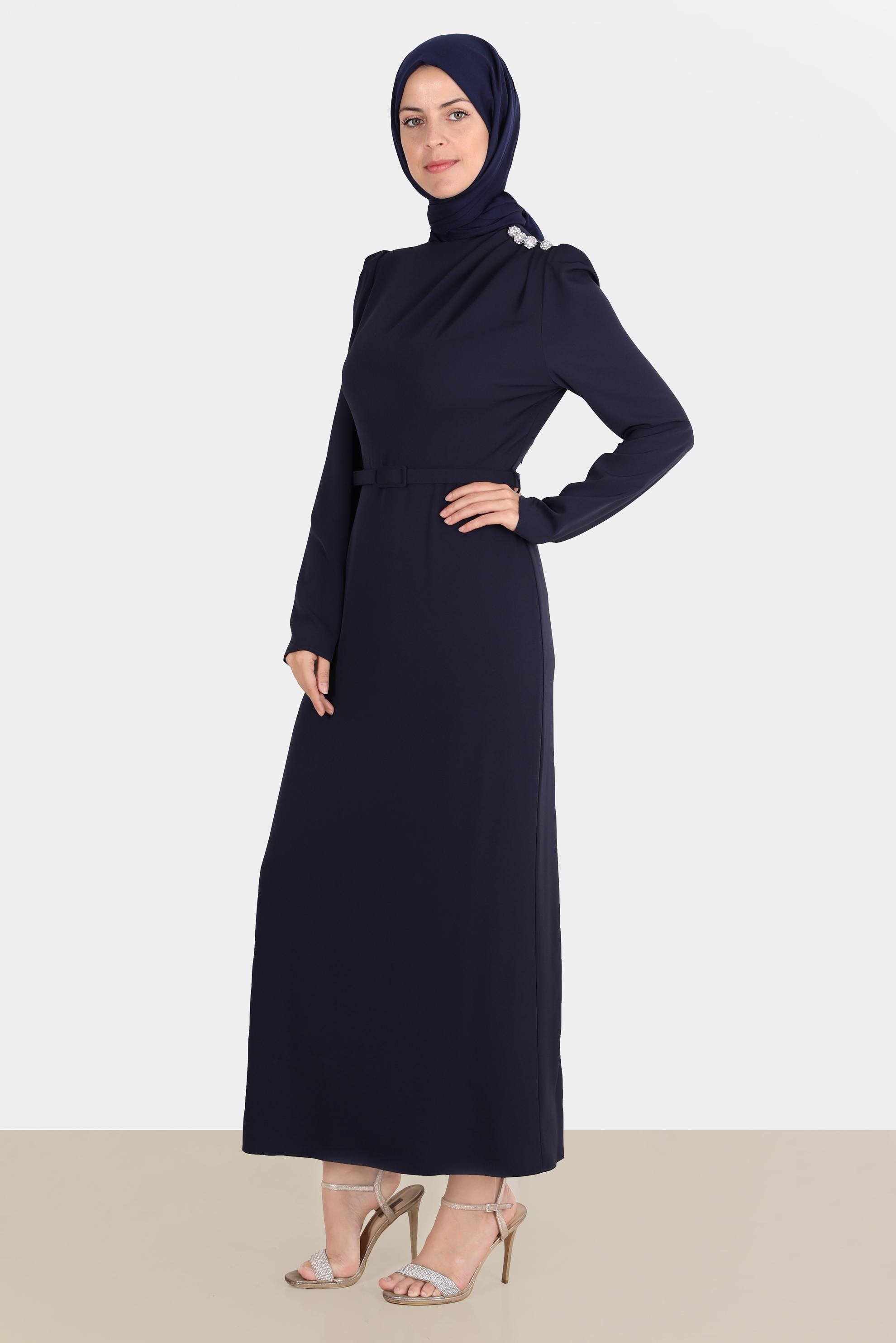 Tesettür giyim LACİVERT OMZU TAŞLI BÜZGÜLÜ ELBİSE 42846 