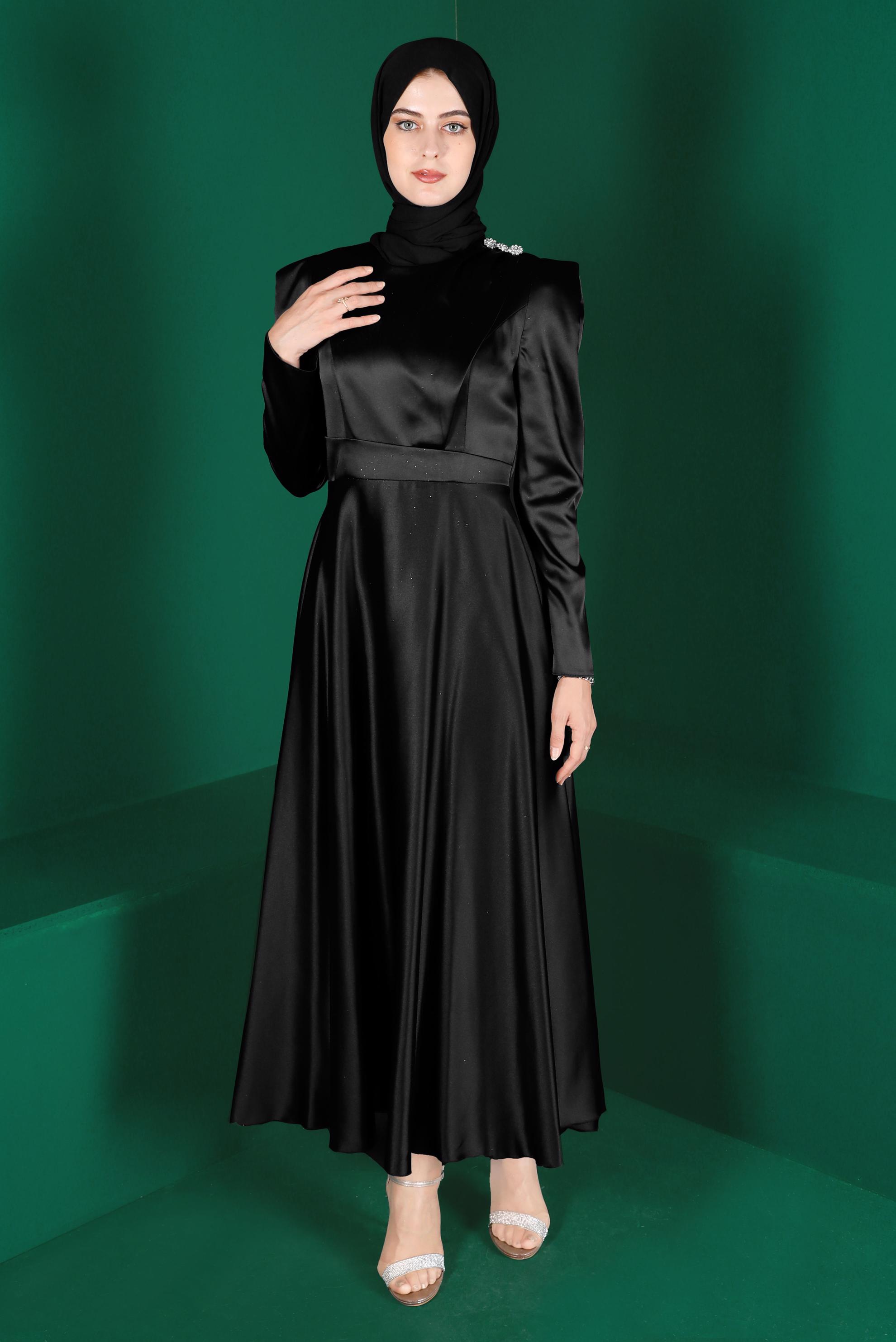 Tesettür giyim SİYAH TAŞ DETAYLI SATEN ELBİSE 42872 