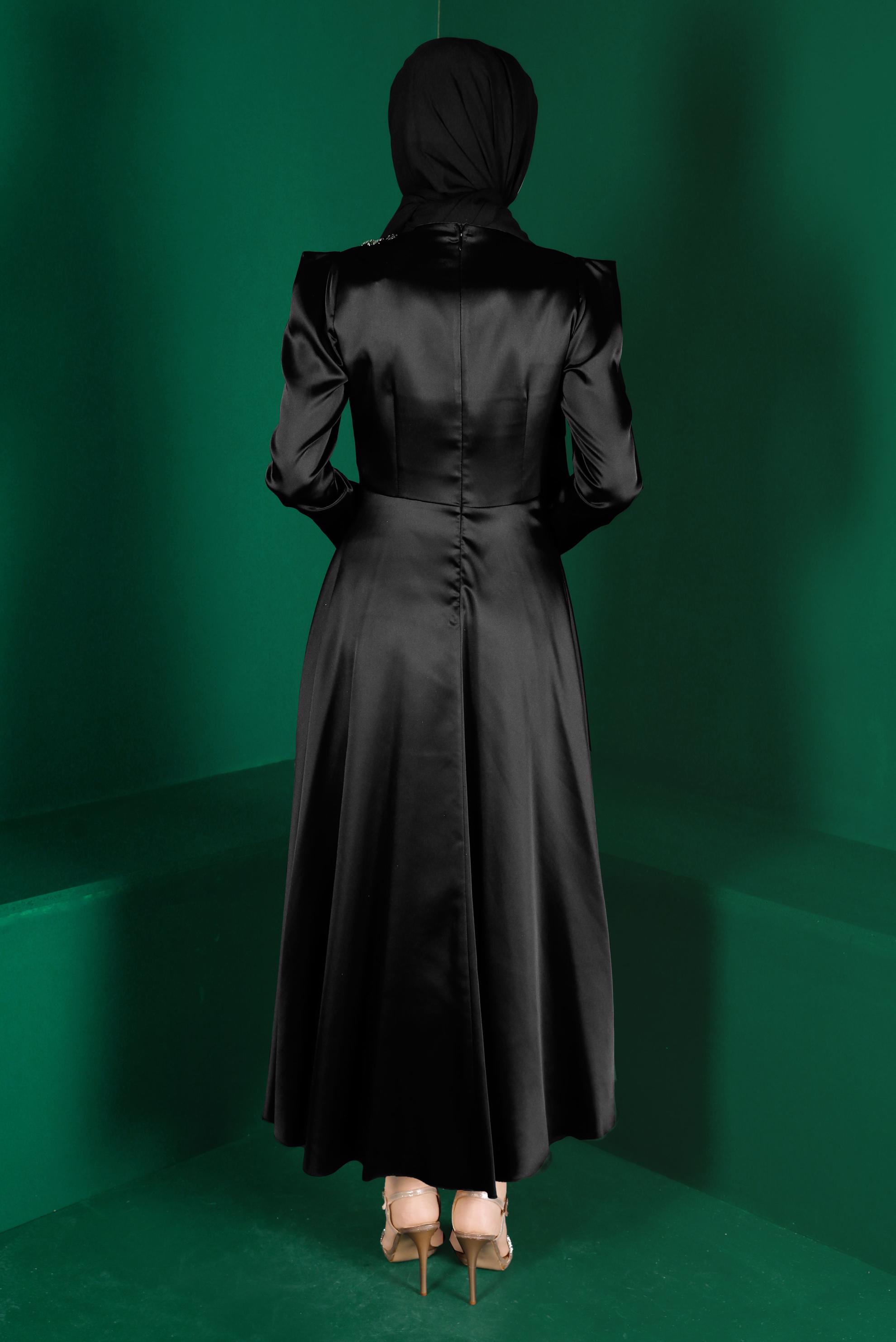 Tesettür giyim SİYAH TAŞ DETAYLI SATEN ELBİSE 42872 