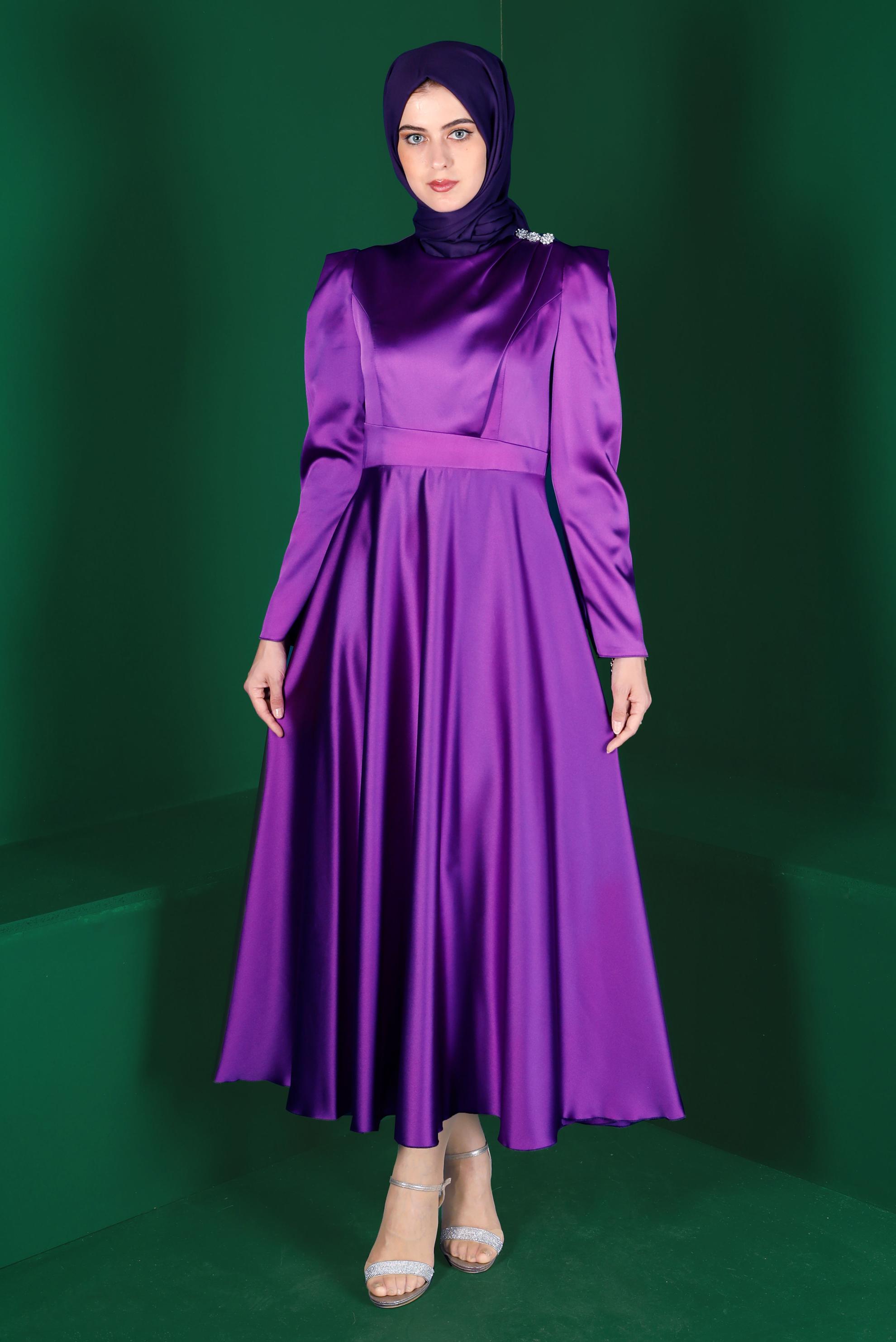 Tesettür giyim MOR TAŞ DETAYLI SATEN ELBİSE 42872 