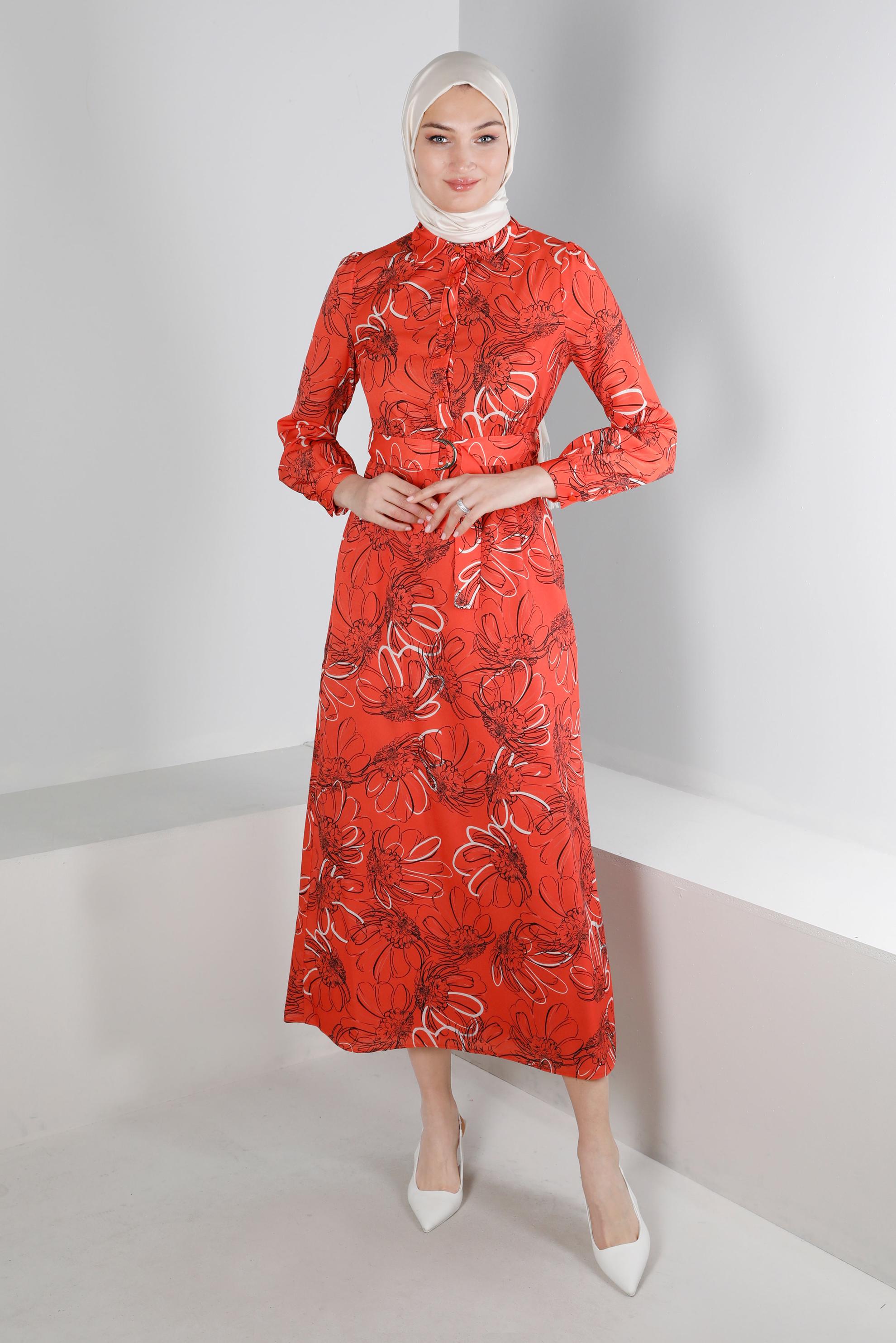 Tesettür giyim MERCAN ÇİÇEK DESENLİ MANŞETLERİ BAĞLAMALI KREP ELBİSE 42890