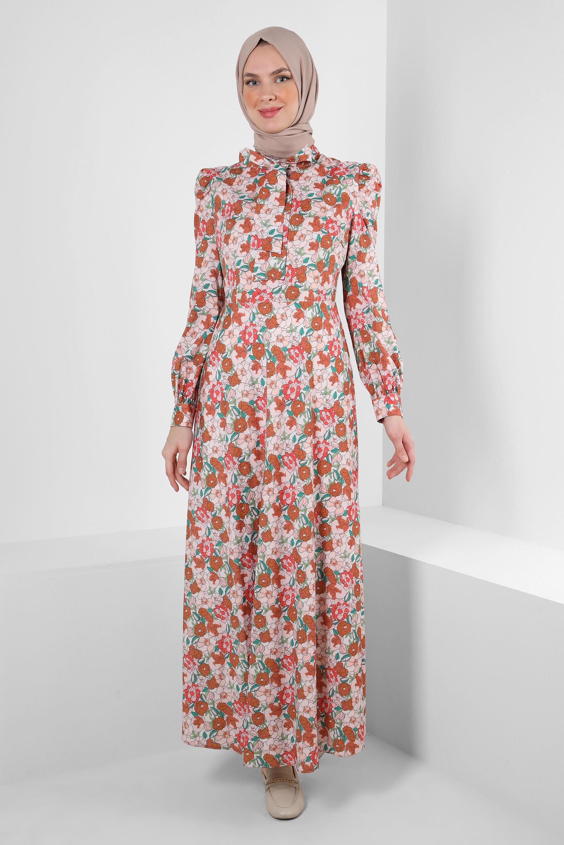 Tesettür giyim TABA ÇİÇEK DESENLİ YAKASI BAĞLAMALI ELBİSE 42908