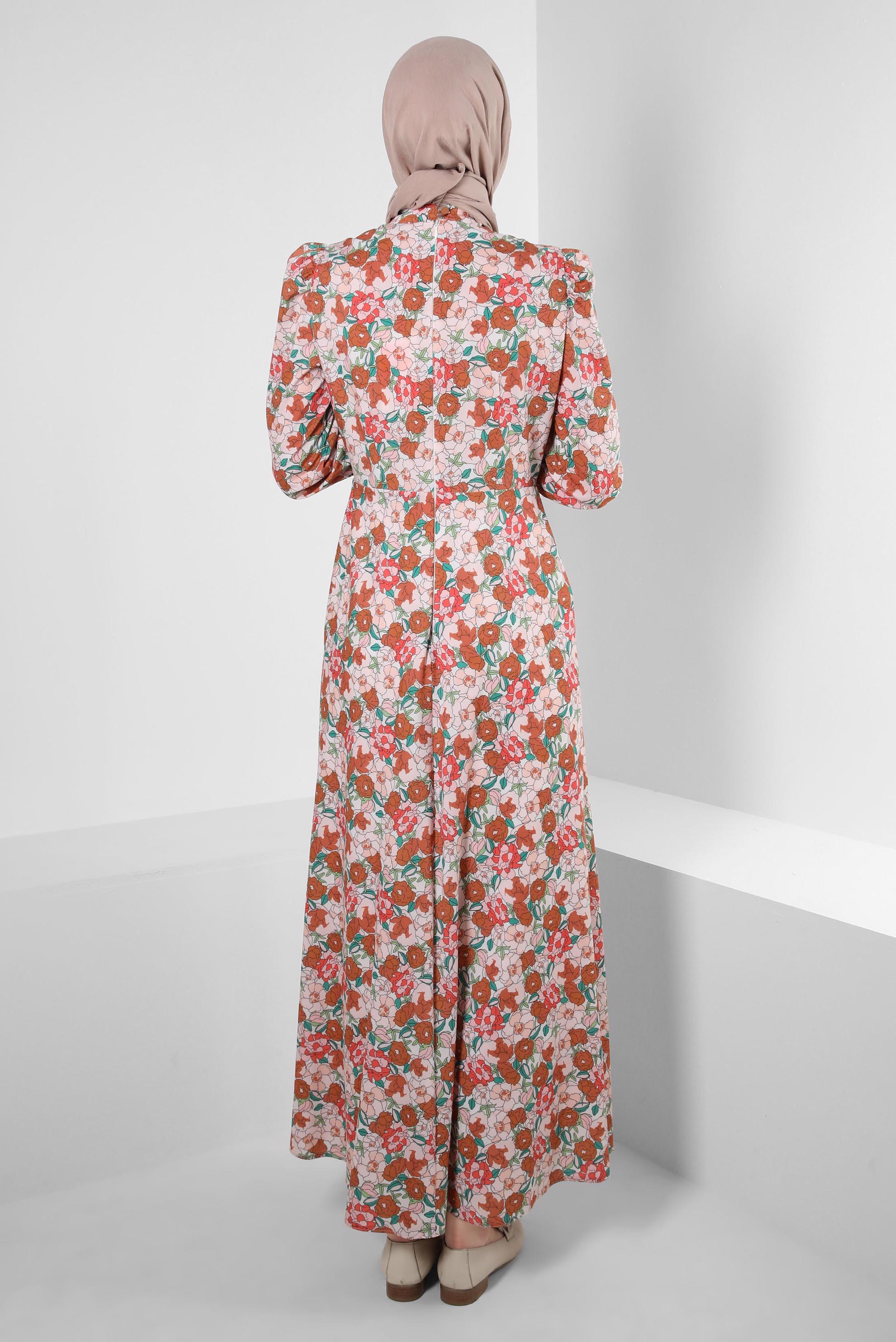 Tesettür giyim TABA ÇİÇEK DESENLİ YAKASI BAĞLAMALI ELBİSE 42908