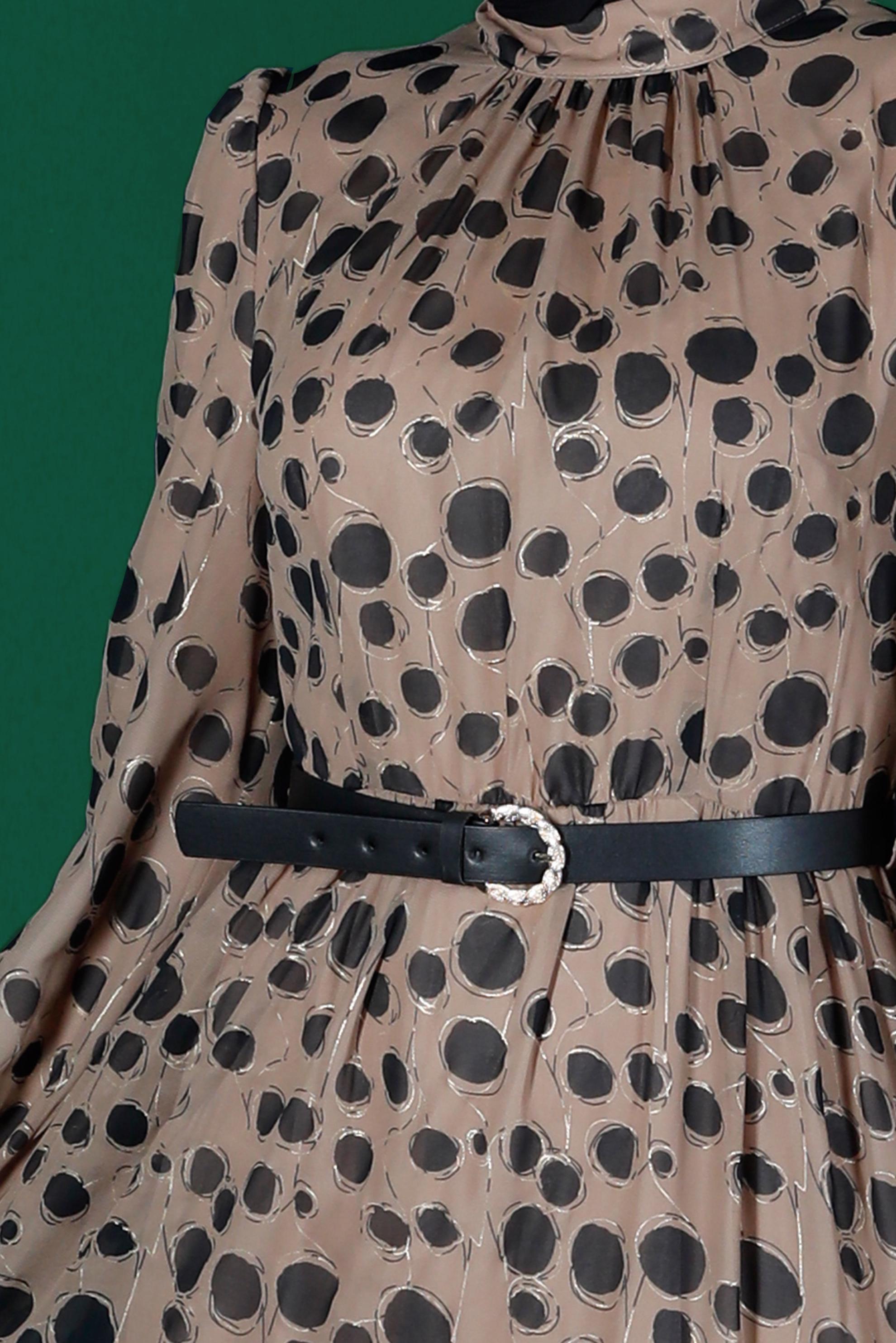 Tesettür giyim KAHVE MANŞETLERİ BAĞLAMALI DESENLİ ELBİSE 42924 