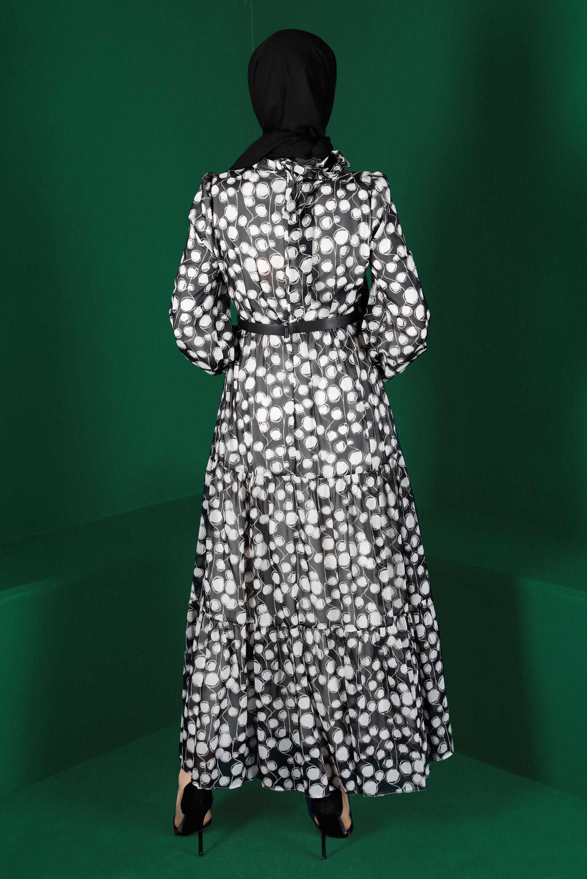 Tesettür giyim SİYAH MANŞETLERİ BAĞLAMALI DESENLİ ELBİSE 42924 