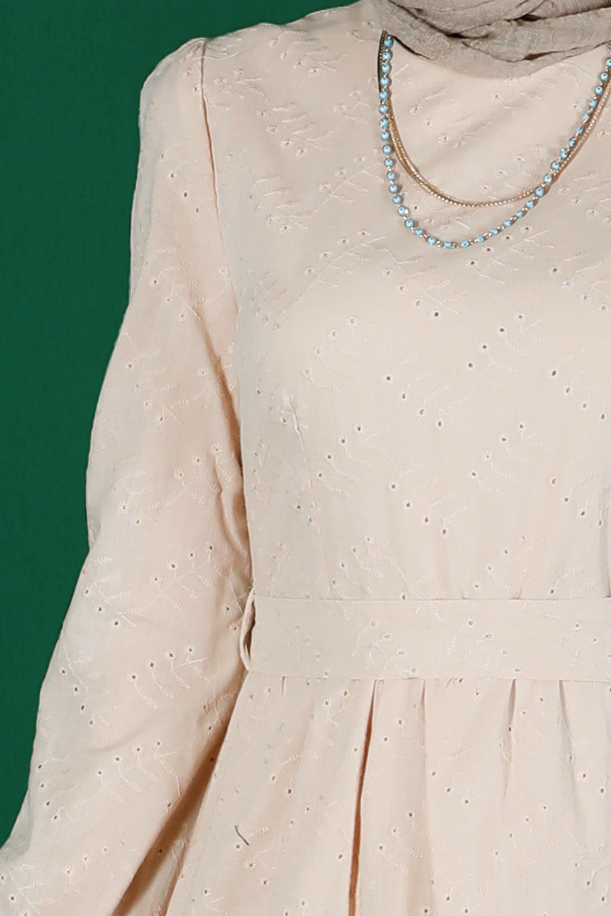 Tesettür giyim BEJ FİSTOLU PAMUKLU ELBİSE 42930 