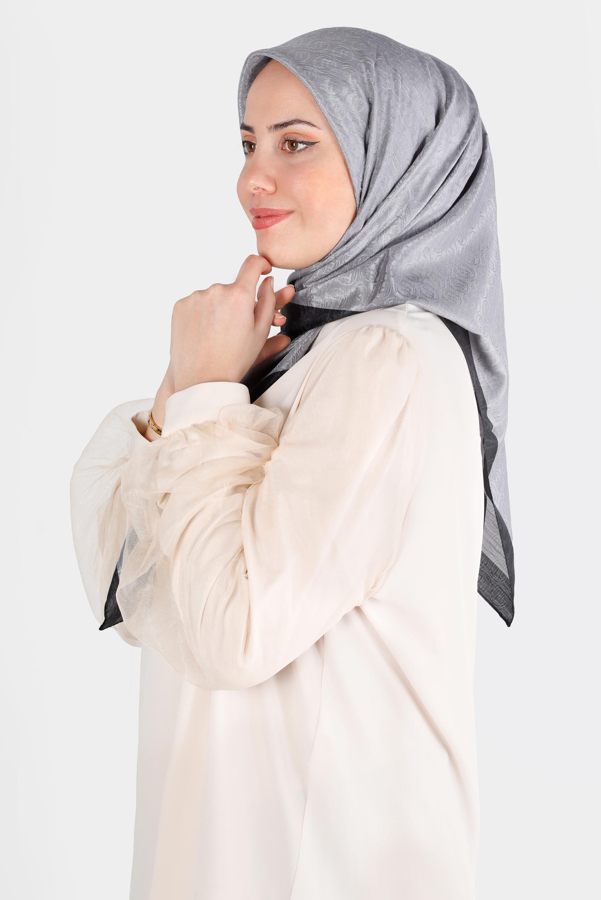 Tesettür giyim GRİ  ALVİNA MONOGRAM EŞARP 8142