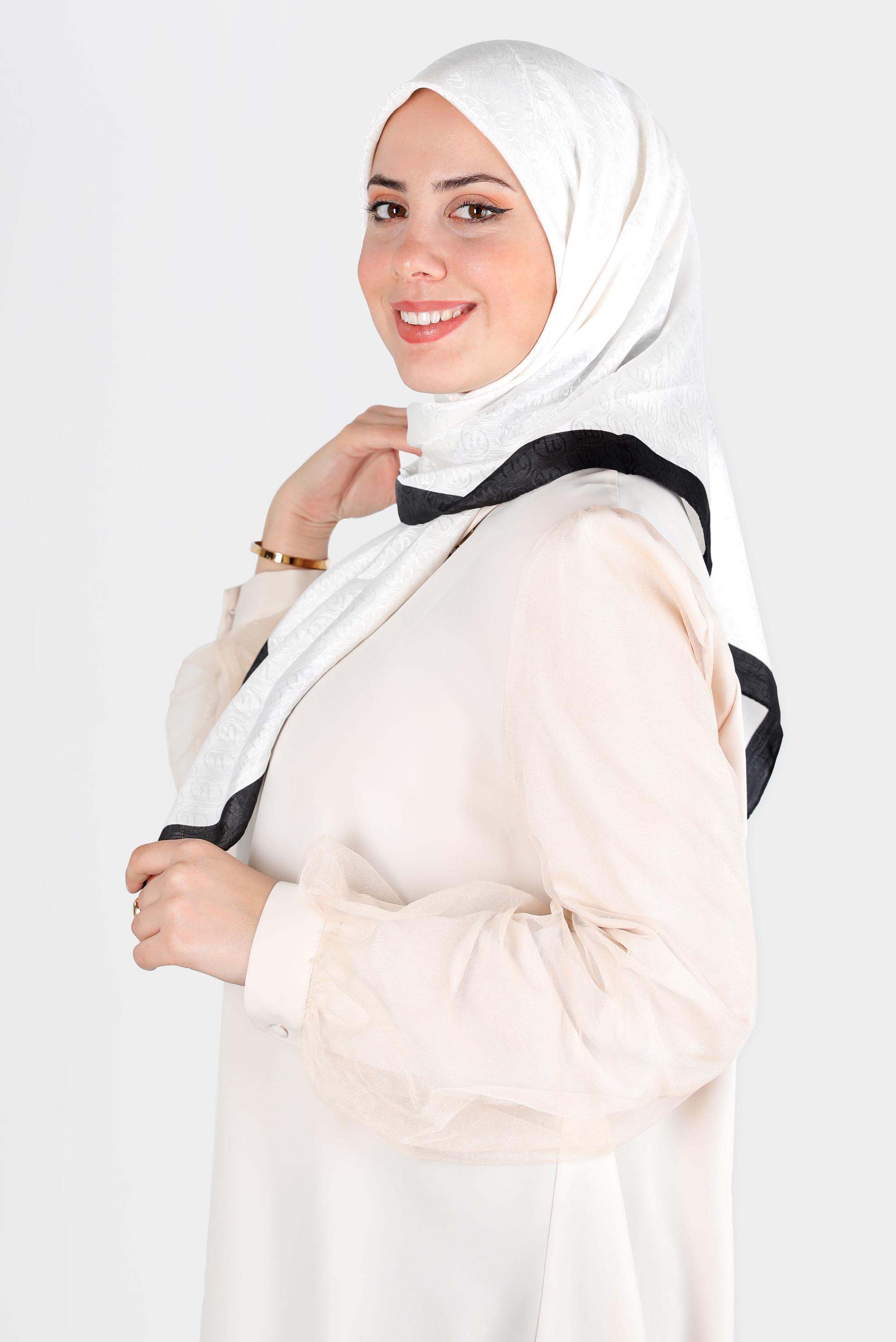 Tesettür giyim EKRU  ALVİNA MONOGRAM EŞARP 8142