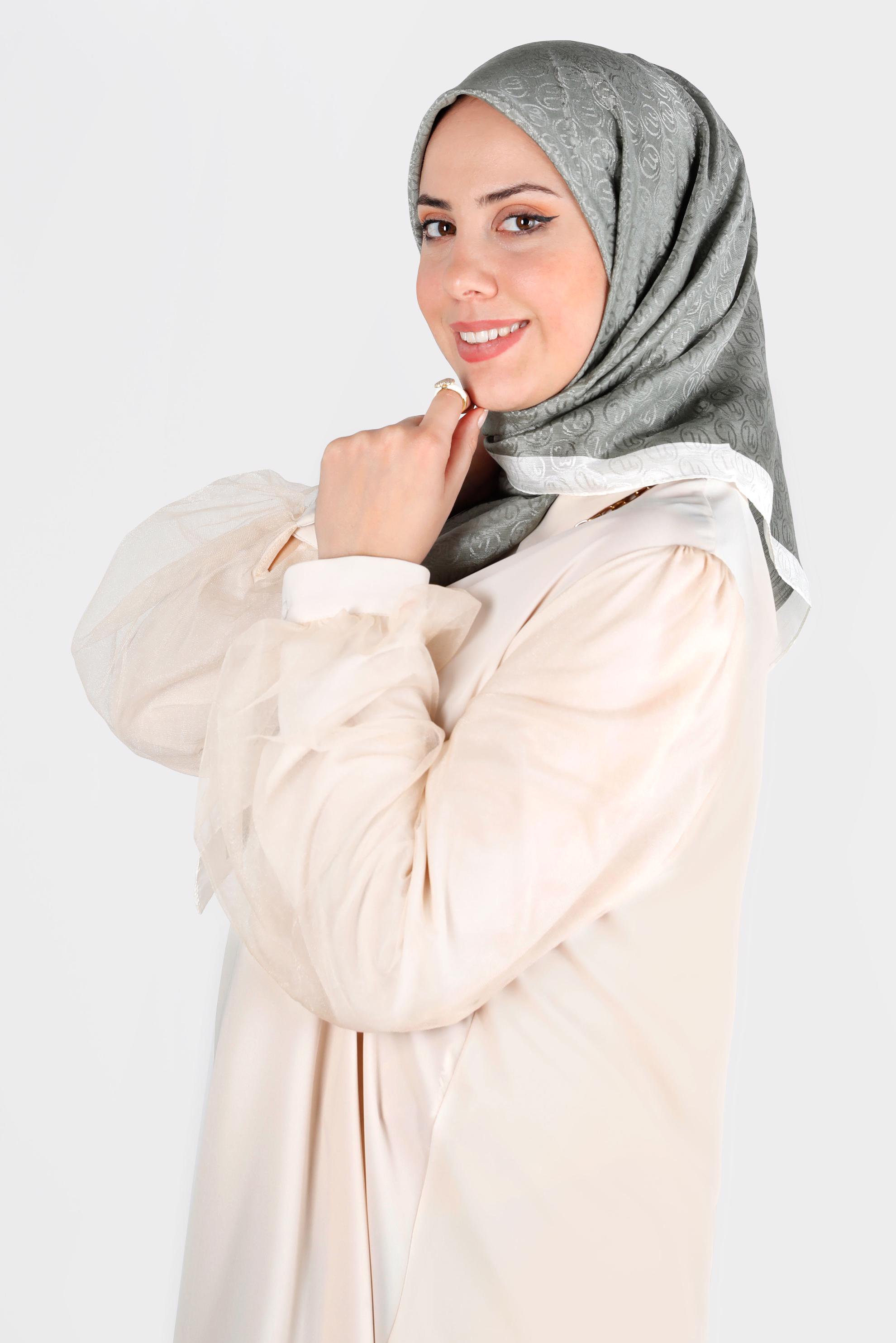 Tesettür giyim HAKİ  ALVİNA MONOGRAM EŞARP 8142