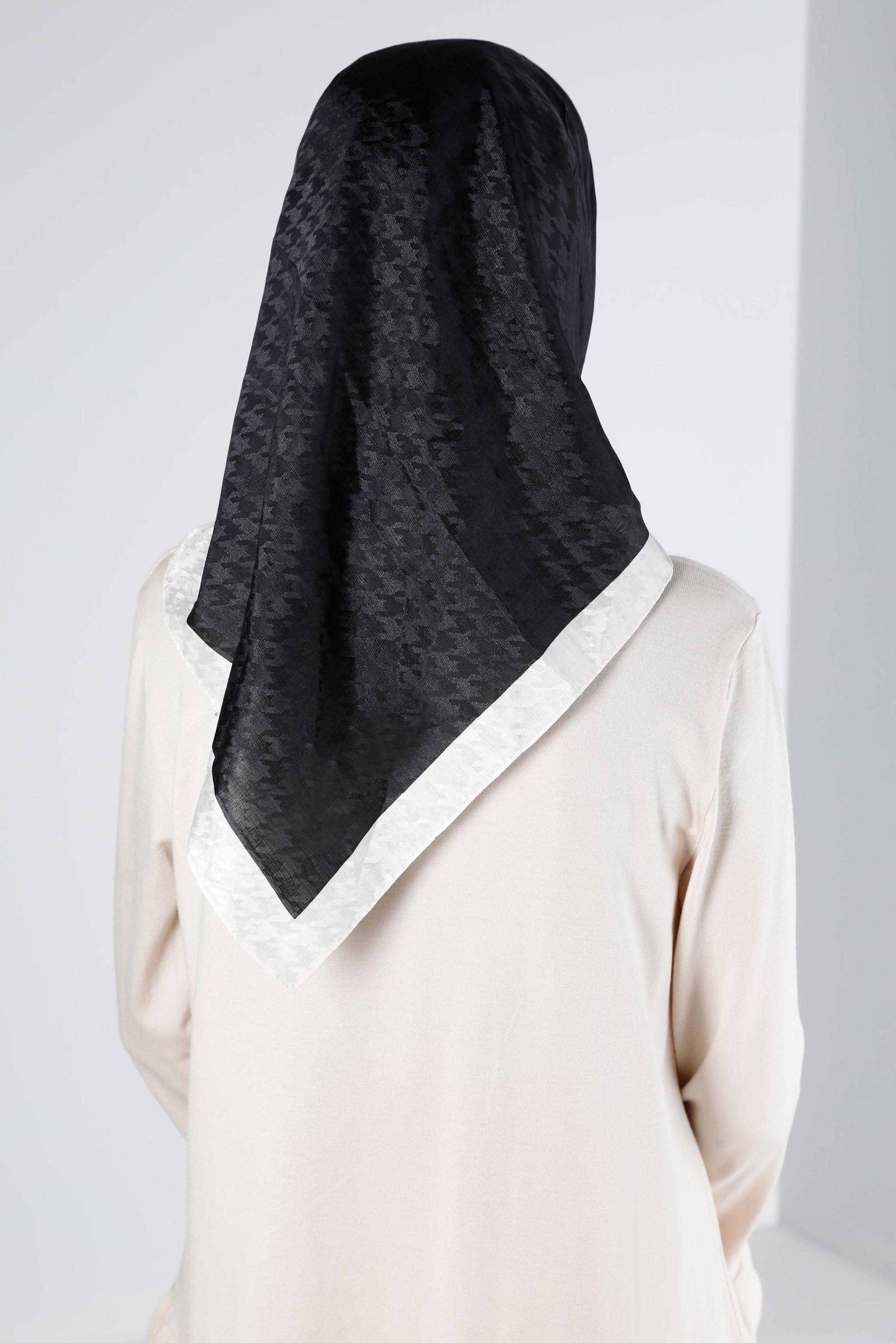 Tesettür giyim SİYAH ALVINA KAZAYAĞI EŞARP 8144