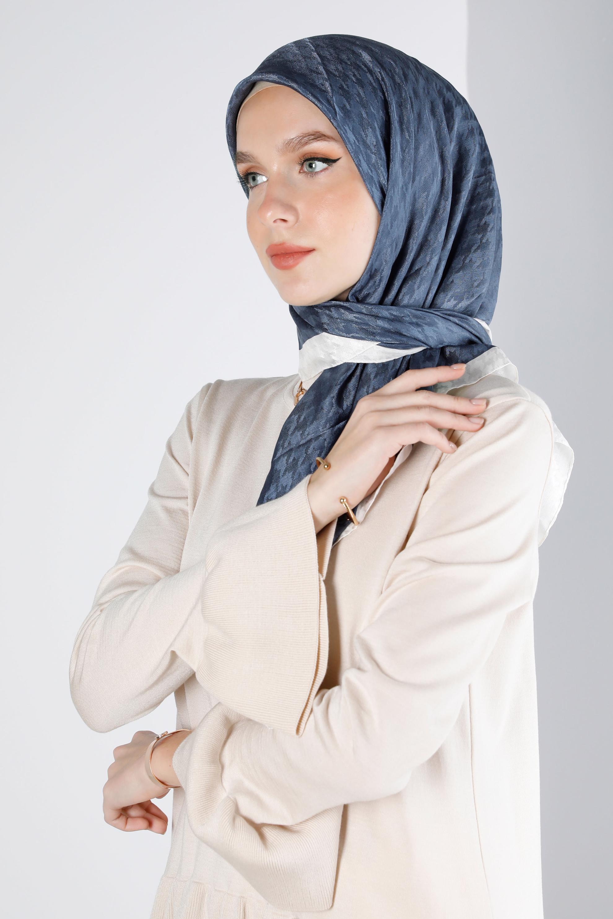 Tesettür giyim MAVİ ALVINA KAZAYAĞI EŞARP 8144