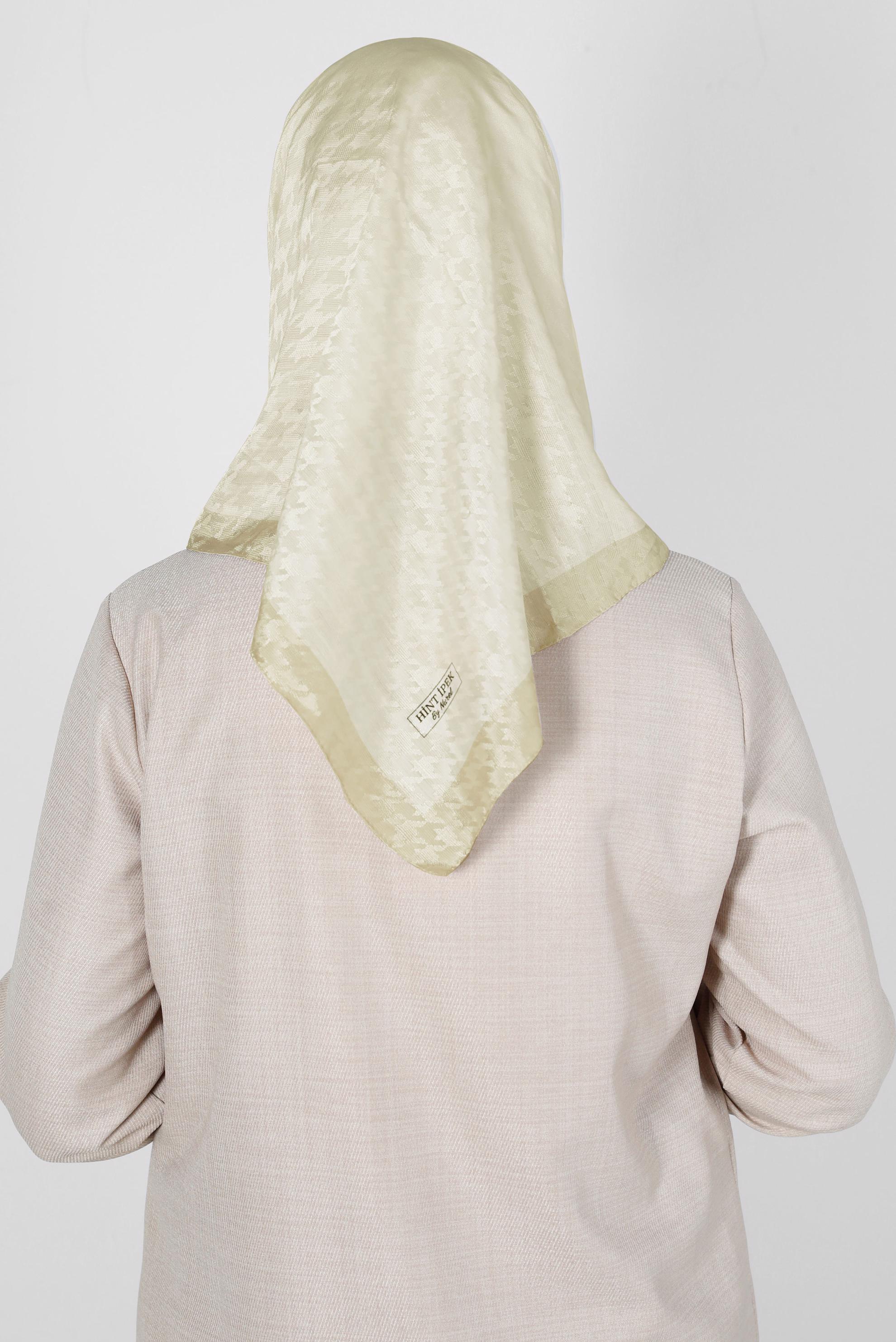 Tesettür giyim BEJ ALVINA KAZAYAĞI EŞARP 8144