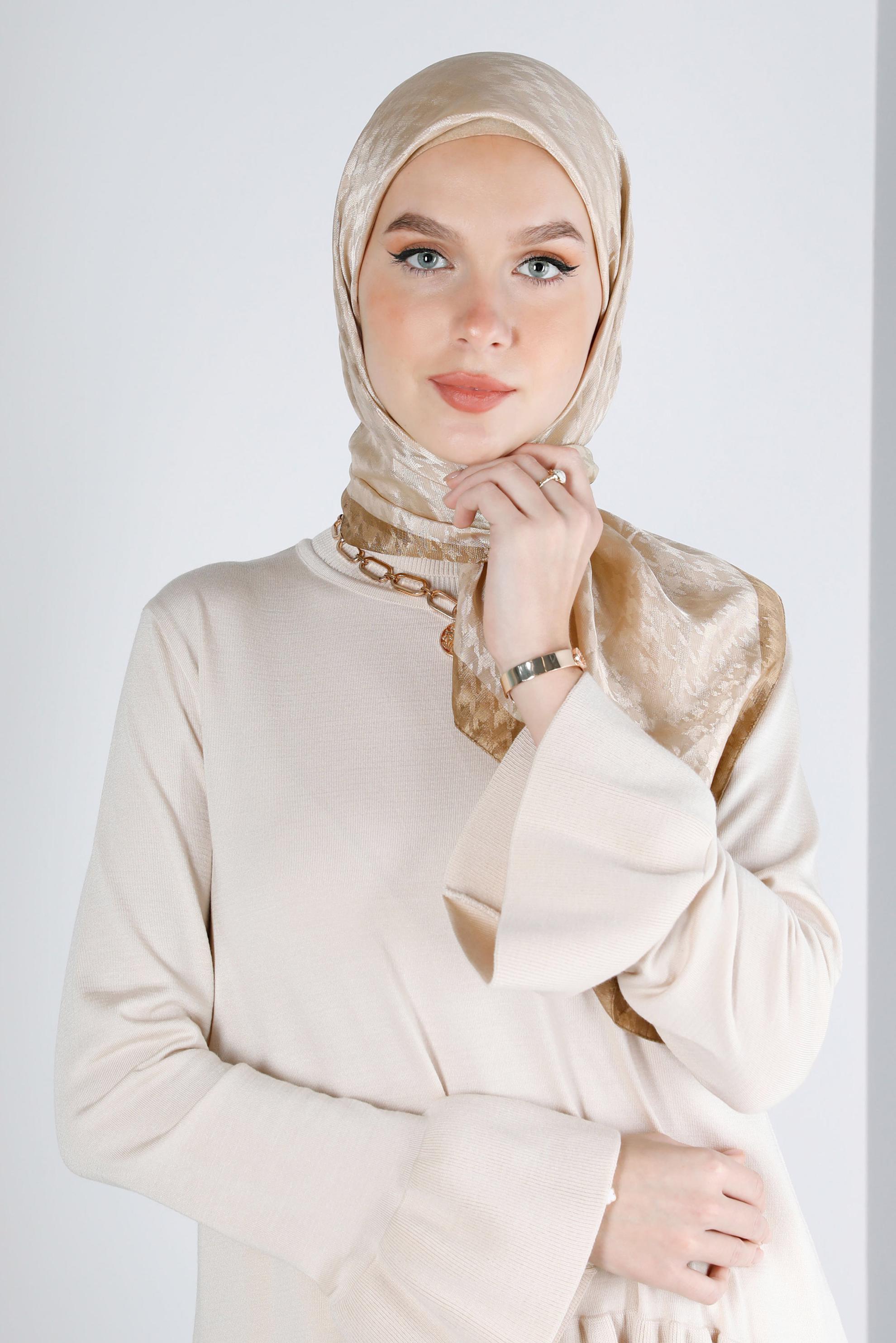 Tesettür giyim ALTIN ALVINA KAZAYAĞI EŞARP 8144