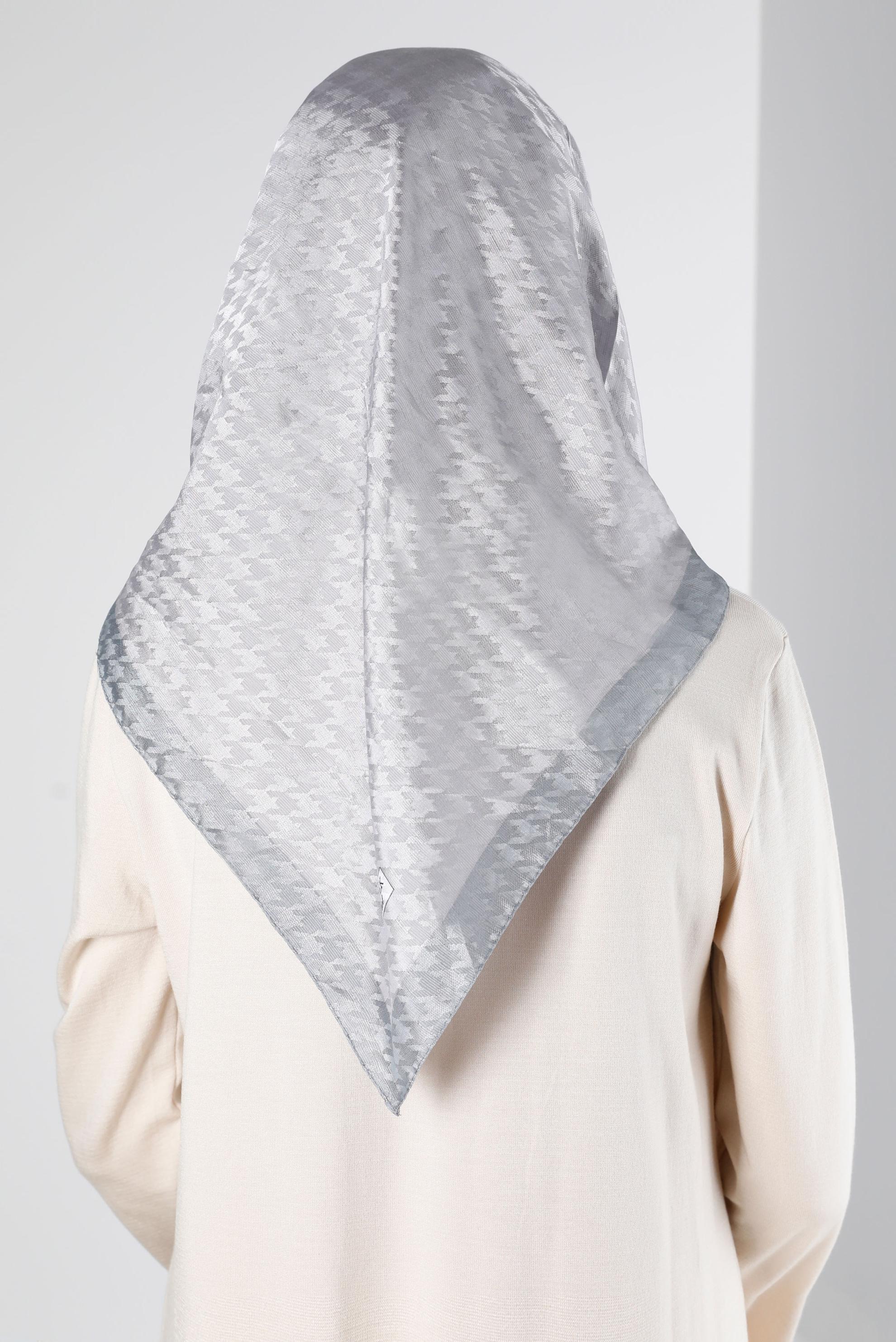 Tesettür giyim BEJ ALVINA KAZAYAĞI EŞARP 8144