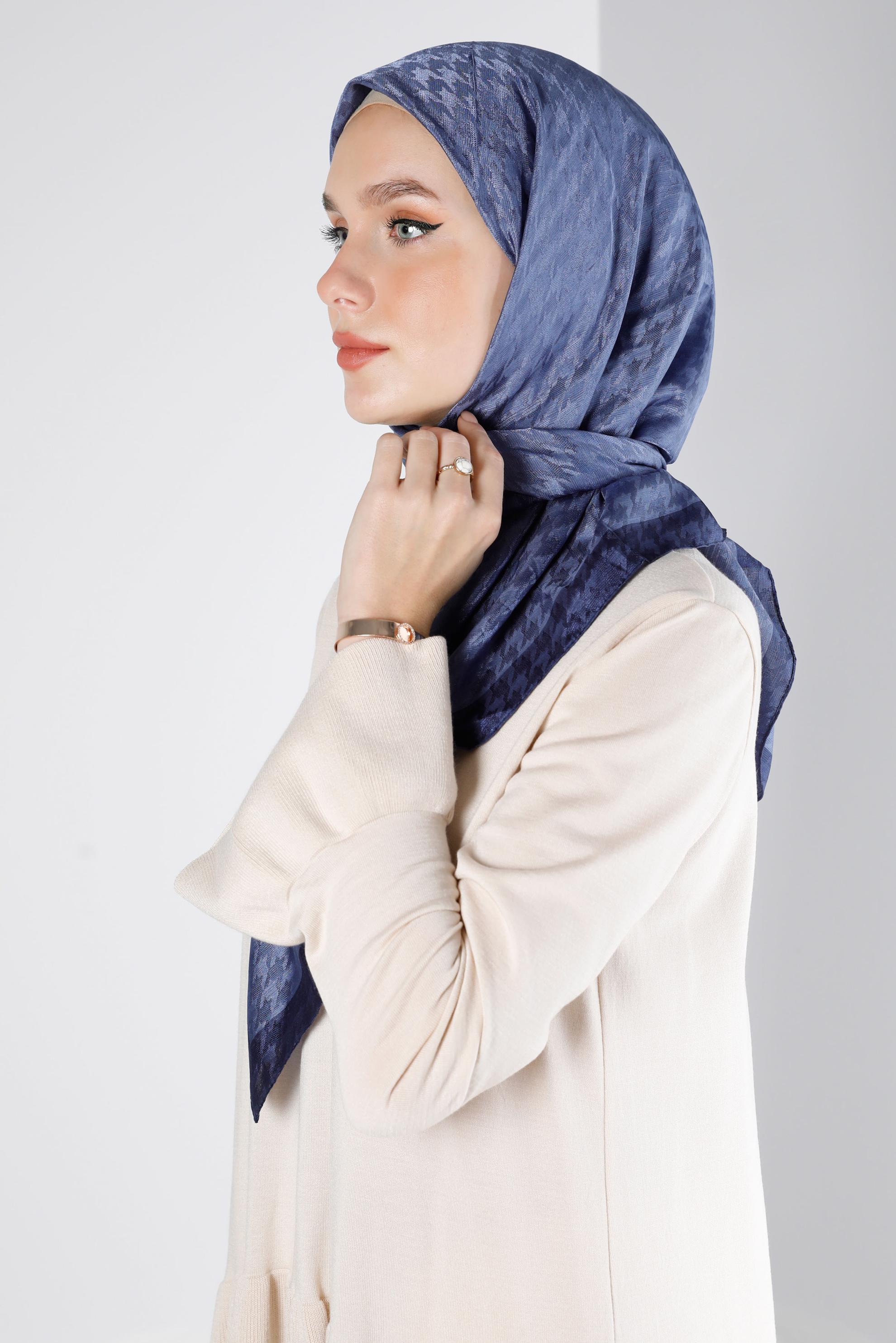 Tesettür giyim LACİVERT ALVINA KAZAYAĞI EŞARP 8144