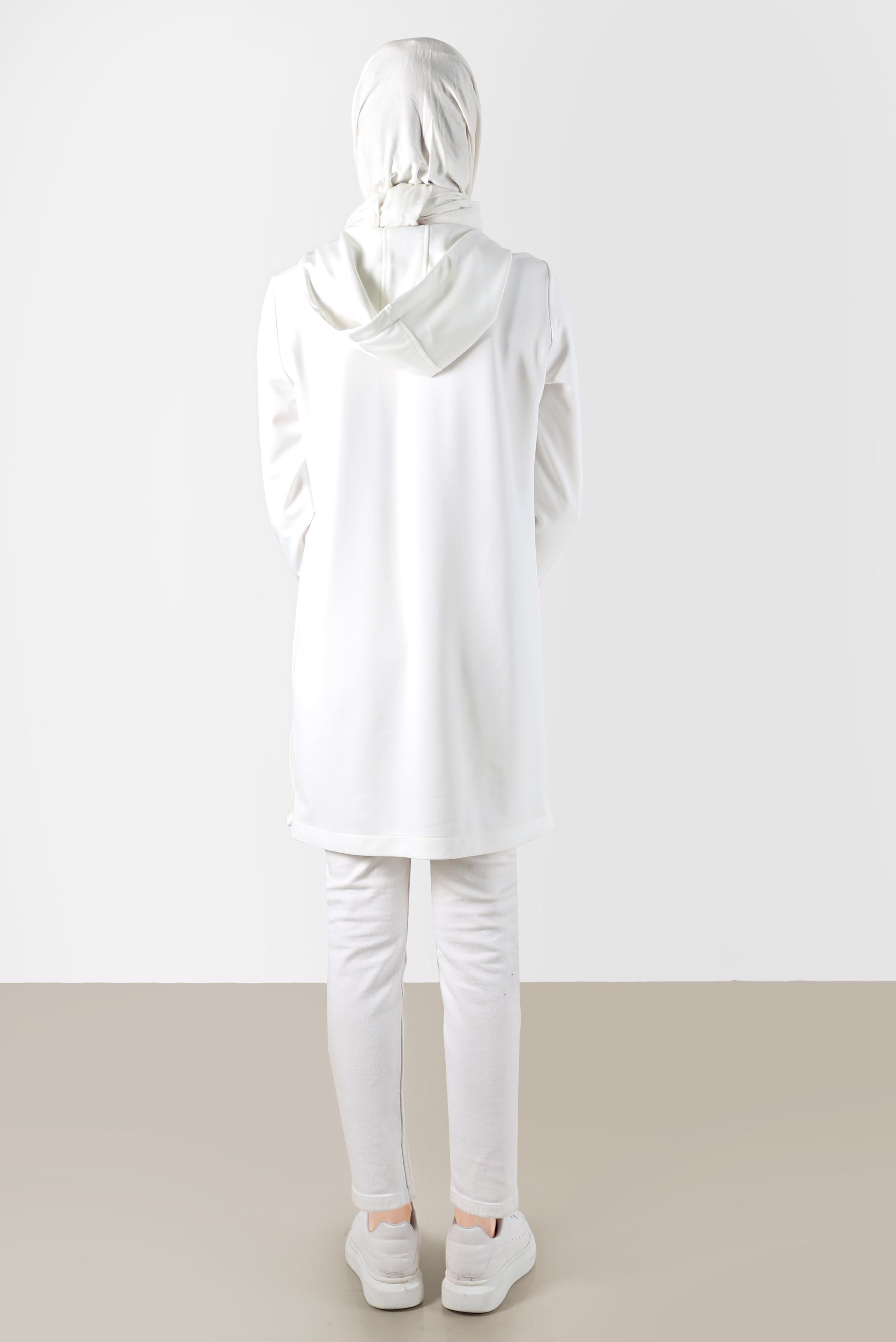 Tesettür giyim BEYAZ KAPÜŞONLU ÇITÇITLI EŞOFMAN TUNİK 42570 