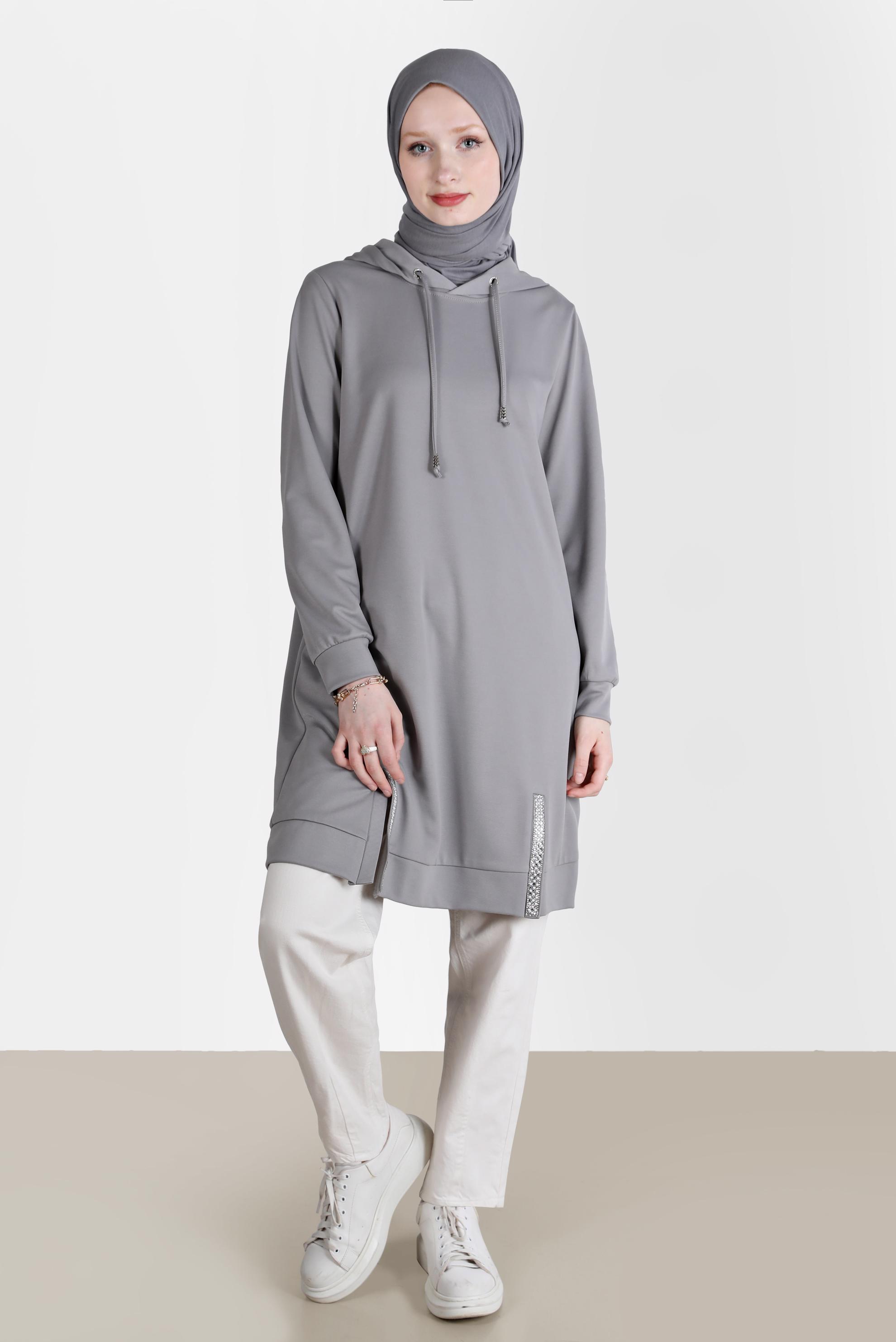 Tesettür giyim GRİ TAŞ DETAYLI KAPÜŞONLU EŞOFMAN TUNİK 42574 