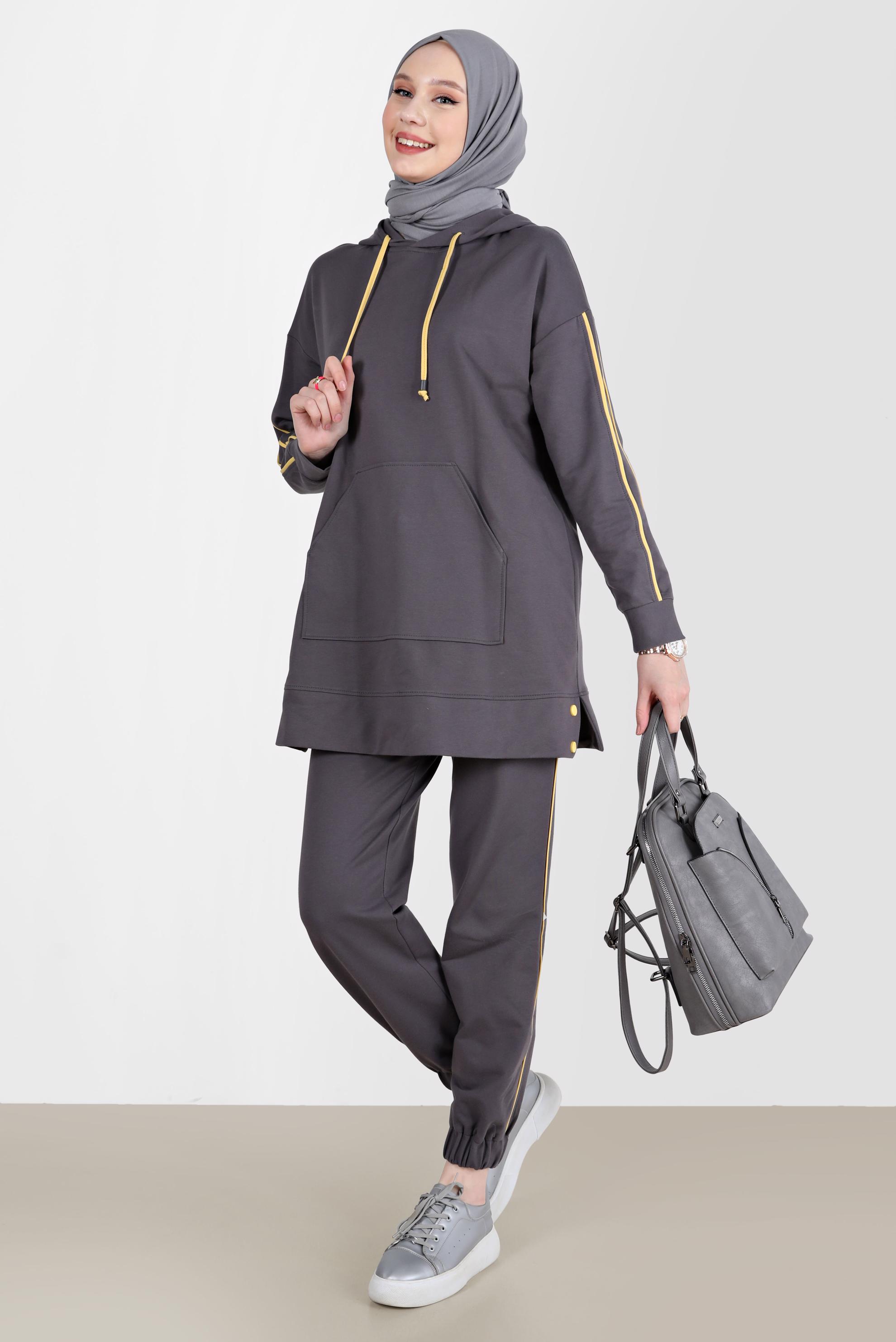 Tesettür giyim GRİ KAPÜŞONLU ŞERİT DETAYLI İKİLİ PANTOLON EŞOFMAN TAKIMI 42594