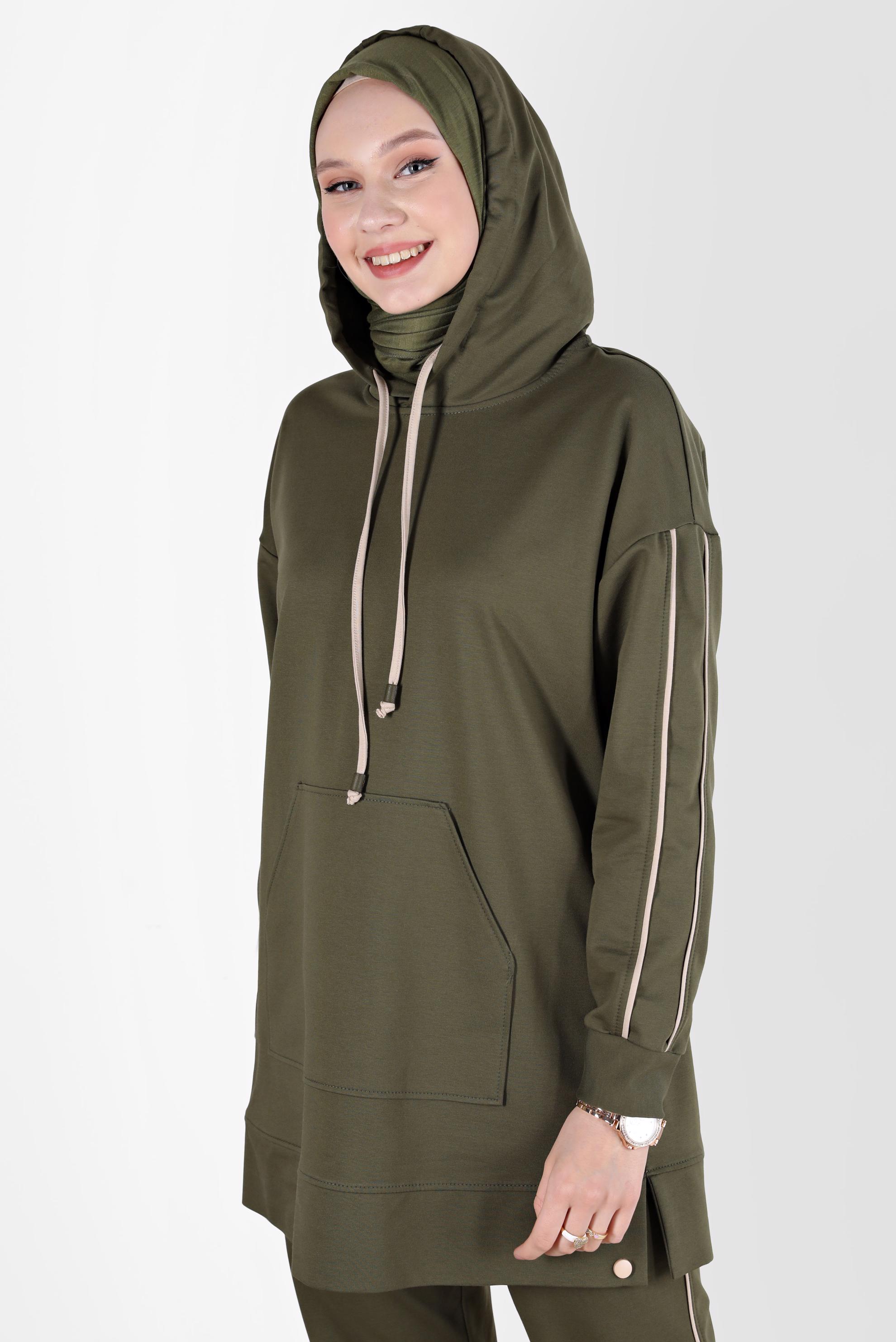 Tesettür giyim HAKİ KAPÜŞONLU ŞERİT DETAYLI İKİLİ PANTOLON EŞOFMAN TAKIMI 42594