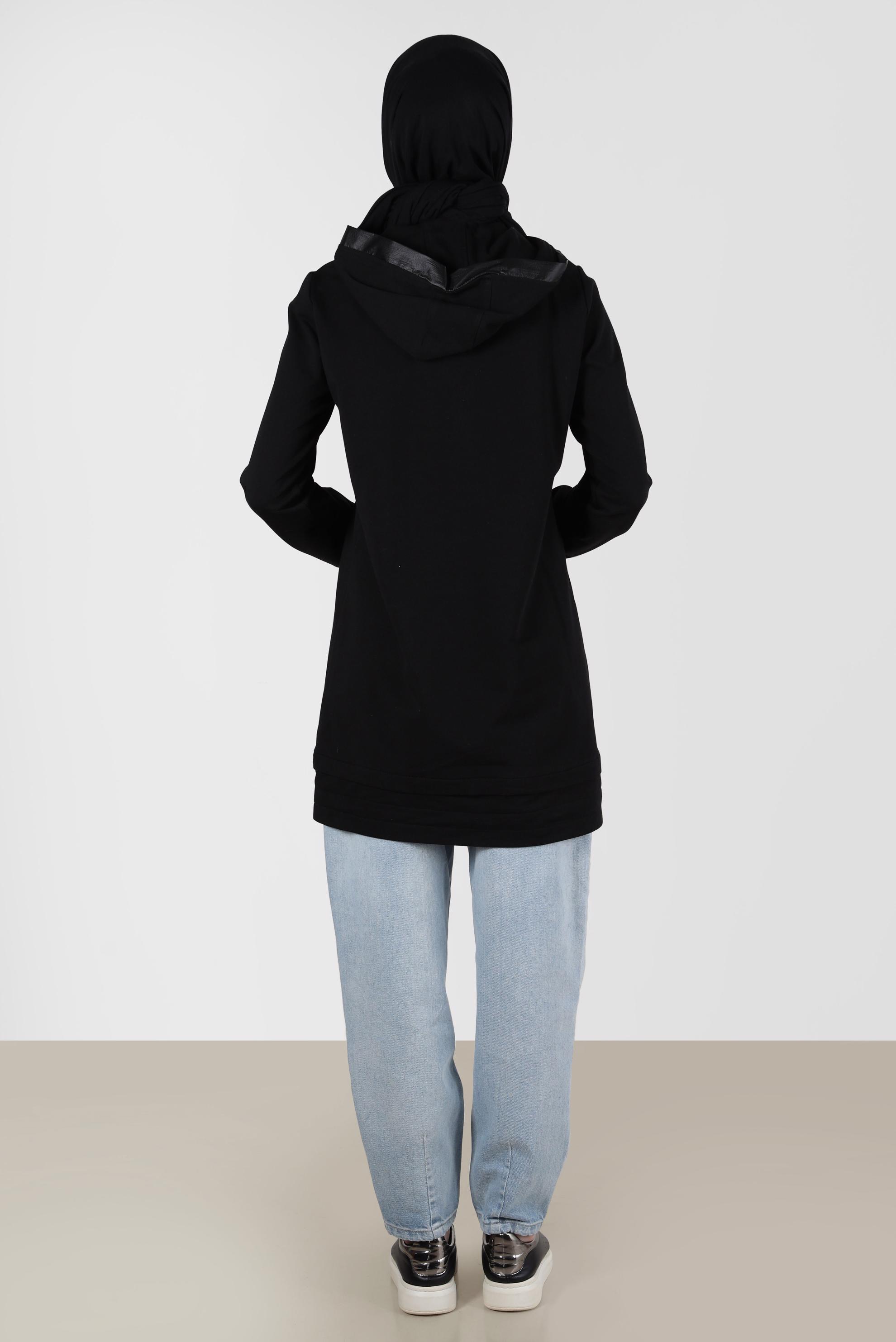 Tesettür giyim SİYAH PARLAK DERİ DETAYLI KAPÜŞONLU EŞOFMAN TUNİK 42600 