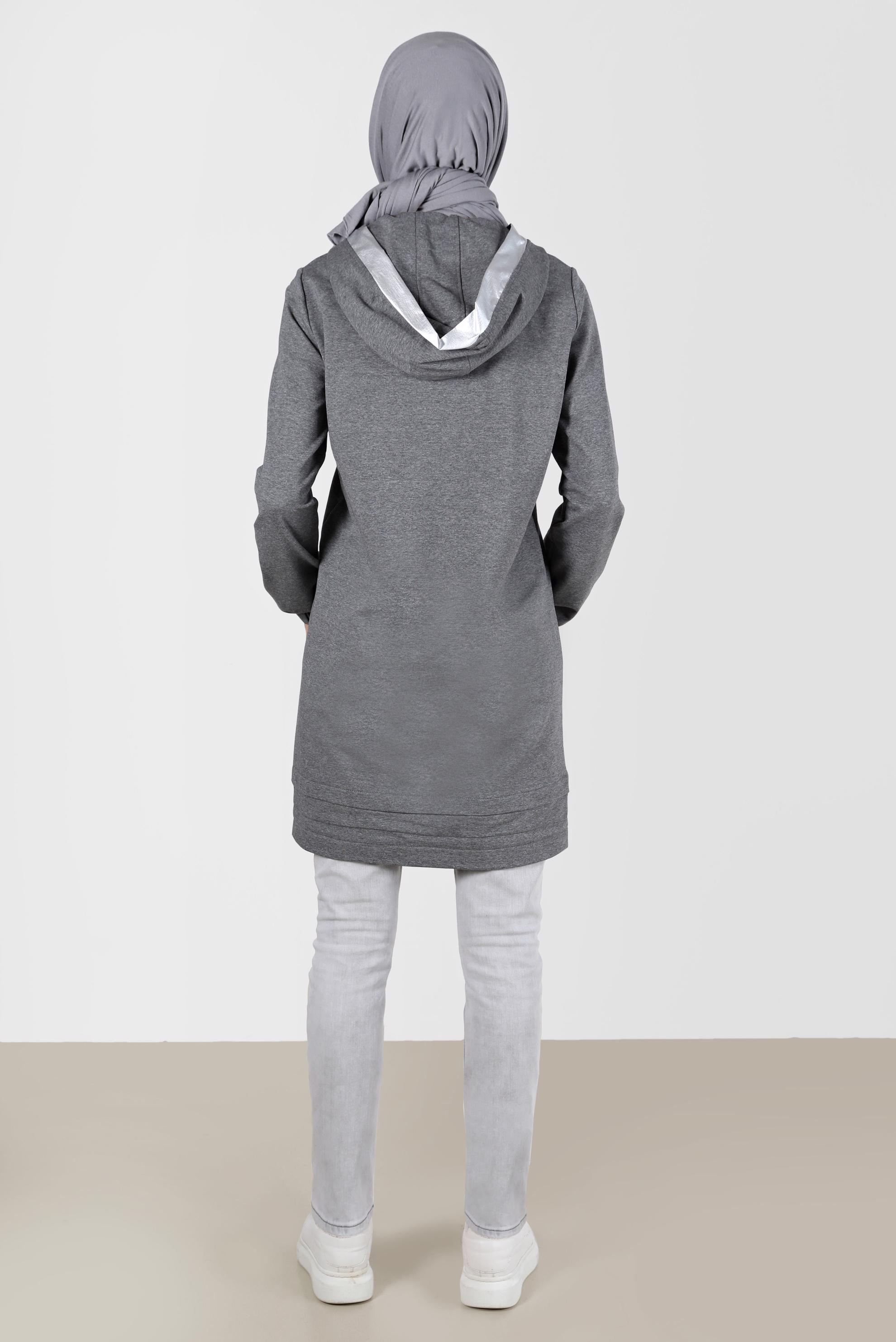 Tesettür giyim GRİ PARLAK DERİ DETAYLI KAPÜŞONLU EŞOFMAN TUNİK 42600 