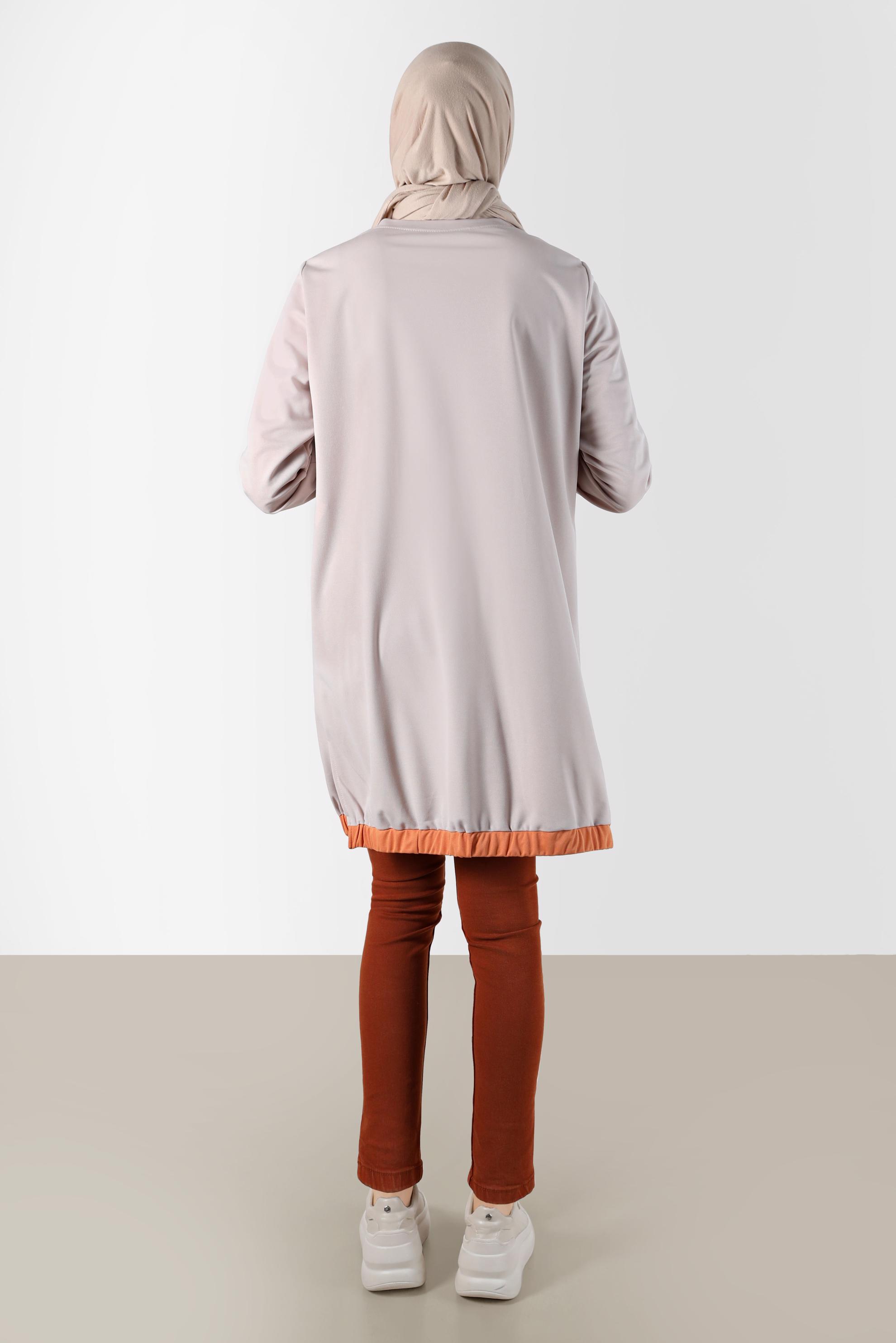 Tesettür giyim BEJ BASKI DETAYLI EŞOFMAN TUNİK 42653