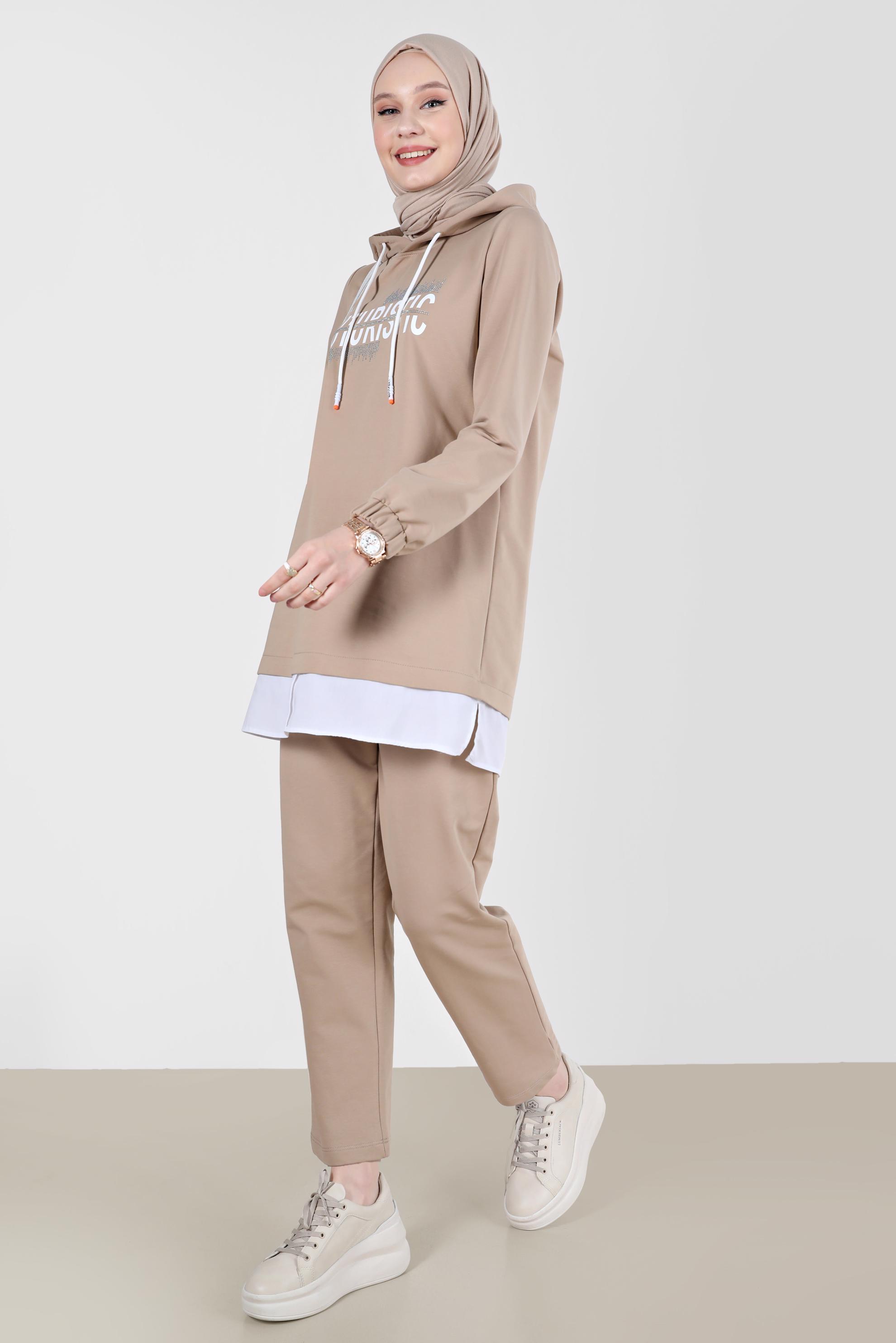 Vêtements hijab BEIGE ENSEMBLE DE SURVÊTEMENT 2 PIÈCES À SLOGAN 42655