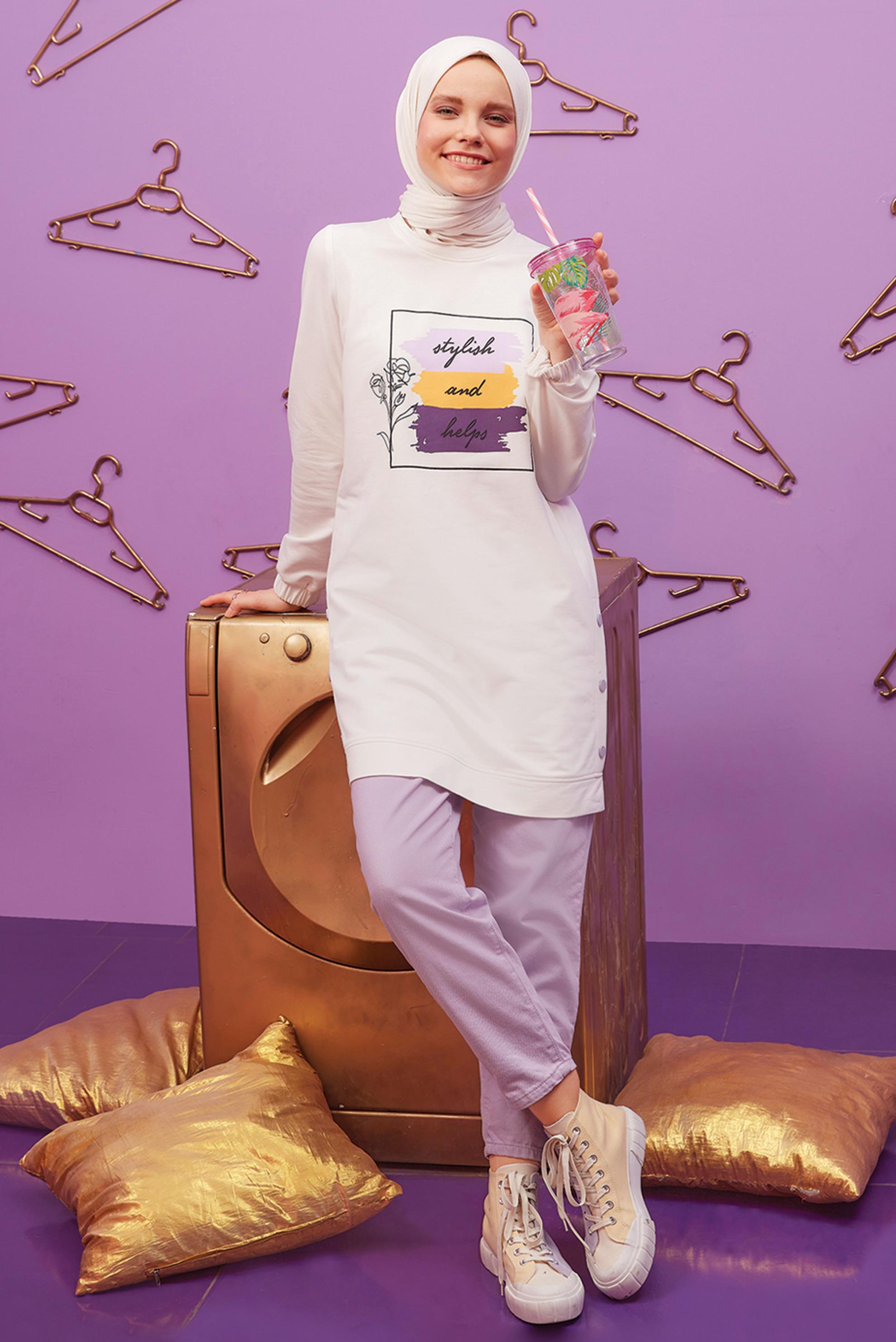 Tesettür giyim BEYAZ YAZI DETAYLI BASKILI EŞOFMAN TUNİK 42660 