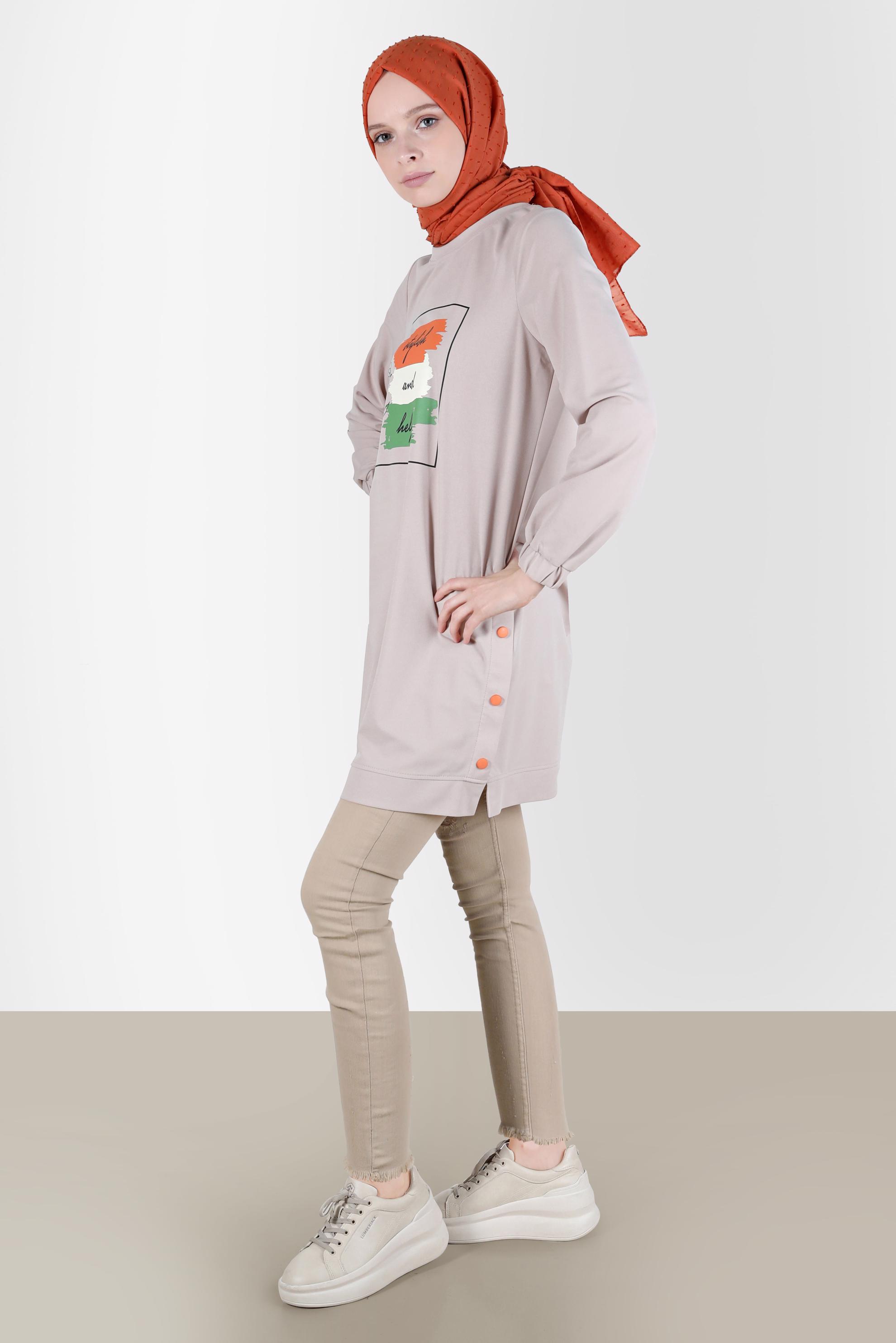 Tesettür giyim BEJ YAZI DETAYLI BASKILI EŞOFMAN TUNİK 42660 