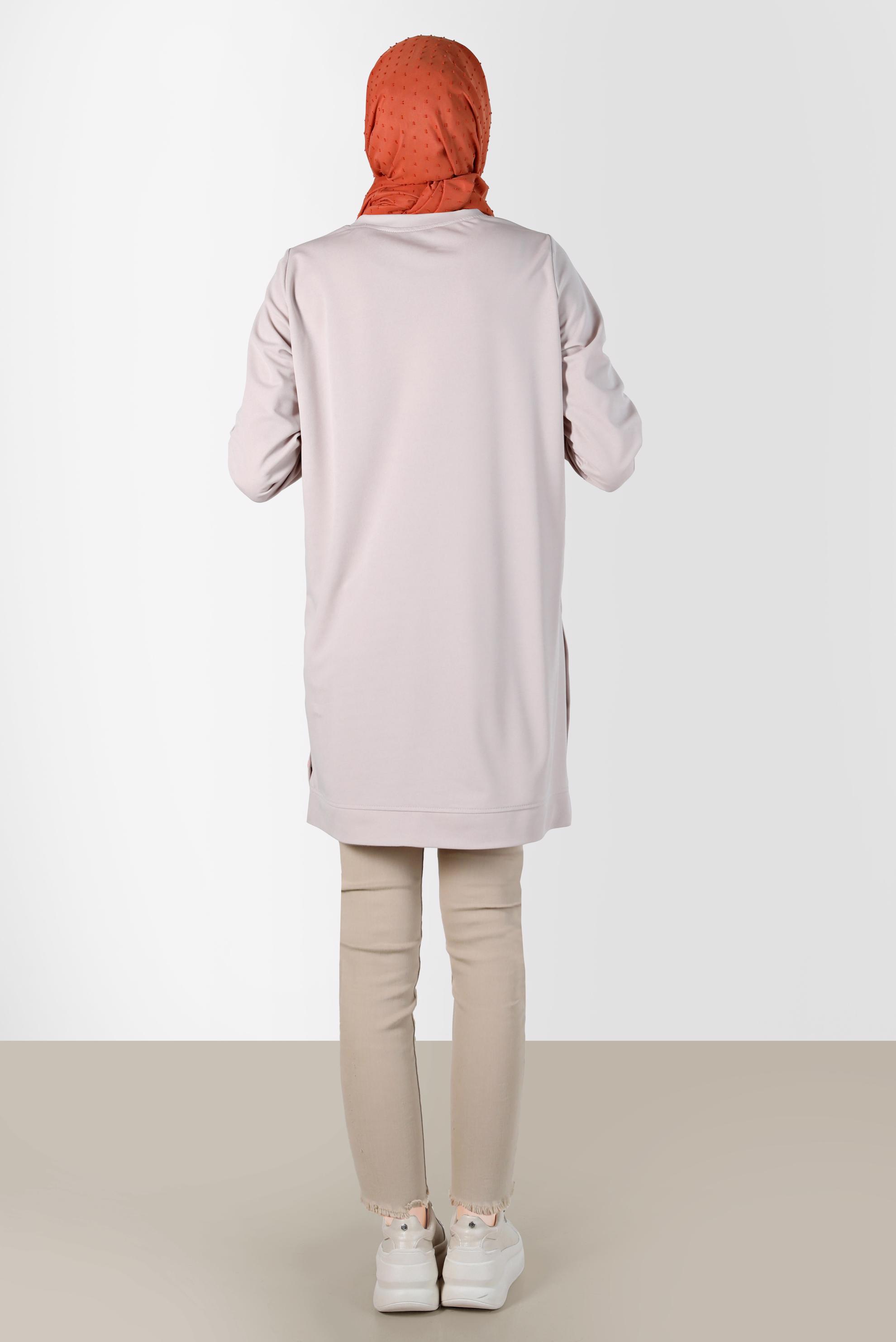 Tesettür giyim BEJ YAZI DETAYLI BASKILI EŞOFMAN TUNİK 42660 