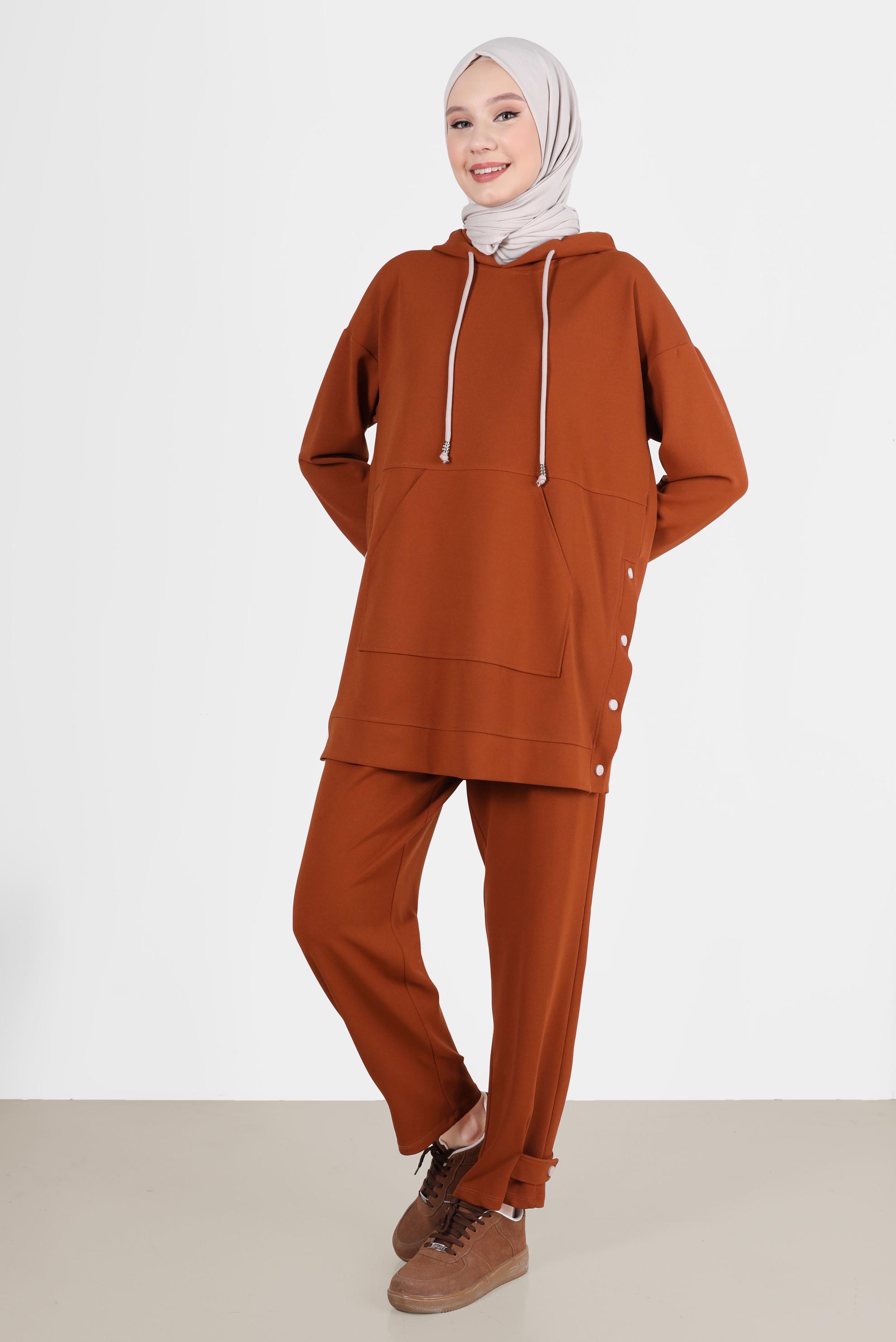 Tesettür giyim TURUNCU ÇITÇIT DETAYLI KAPÜŞONLU İKİLİ PANT. EŞOFMAN TAKIMI 42676 