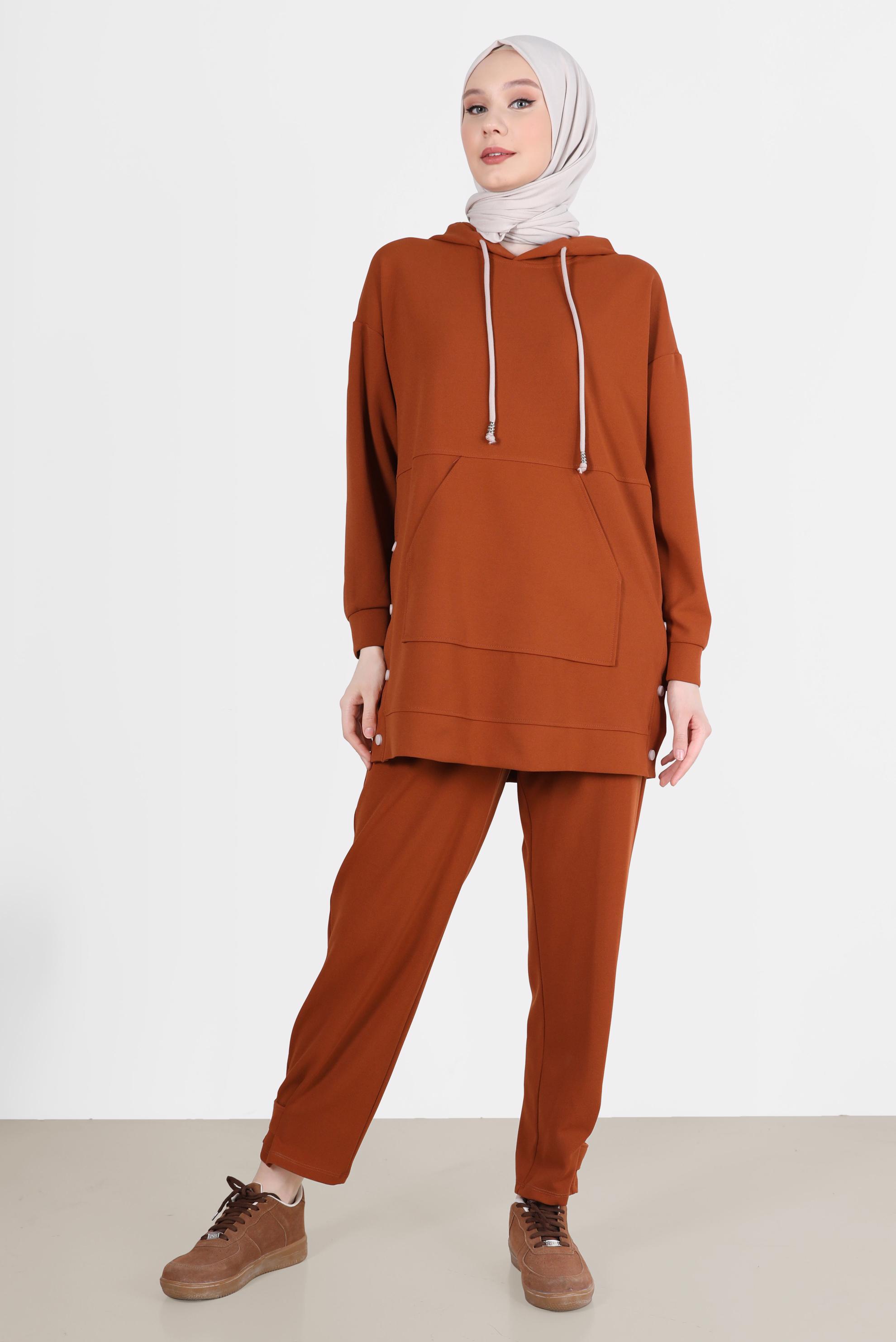 Tesettür giyim TURUNCU ÇITÇIT DETAYLI KAPÜŞONLU İKİLİ PANT. EŞOFMAN TAKIMI 42676 